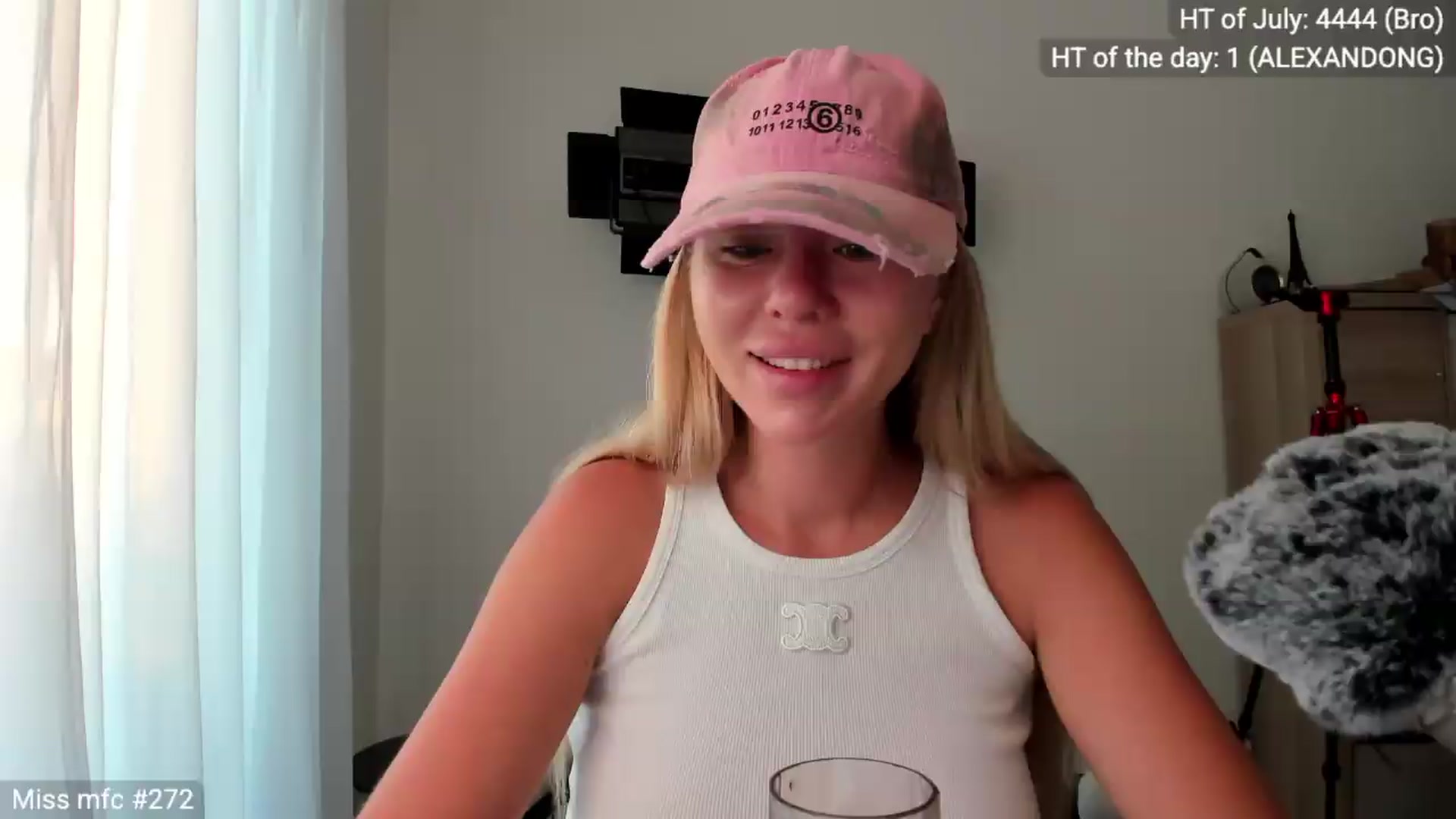 Gallery image thumbnail from Linda_0nline's myfreecams stream on, 08/01/2026, 04:57 image 1 of 20