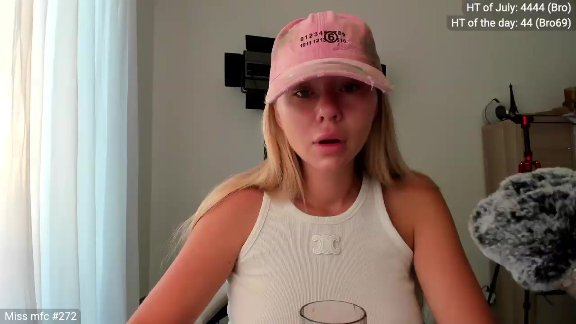 Gallery image thumbnail from Linda_0nline's myfreecams stream on, 08/01/2026, 04:57 image 18 of 20