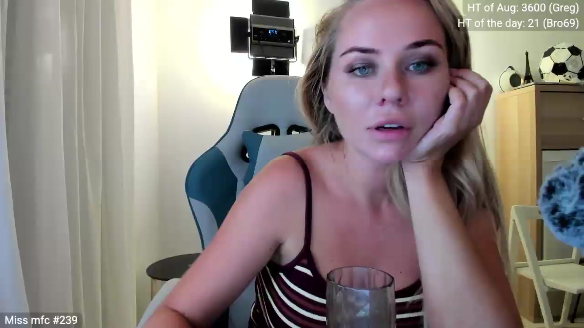 Gallery image thumbnail from Linda_0nline's myfreecams stream on, 08/01/2026, 20:24 image 3 of 20