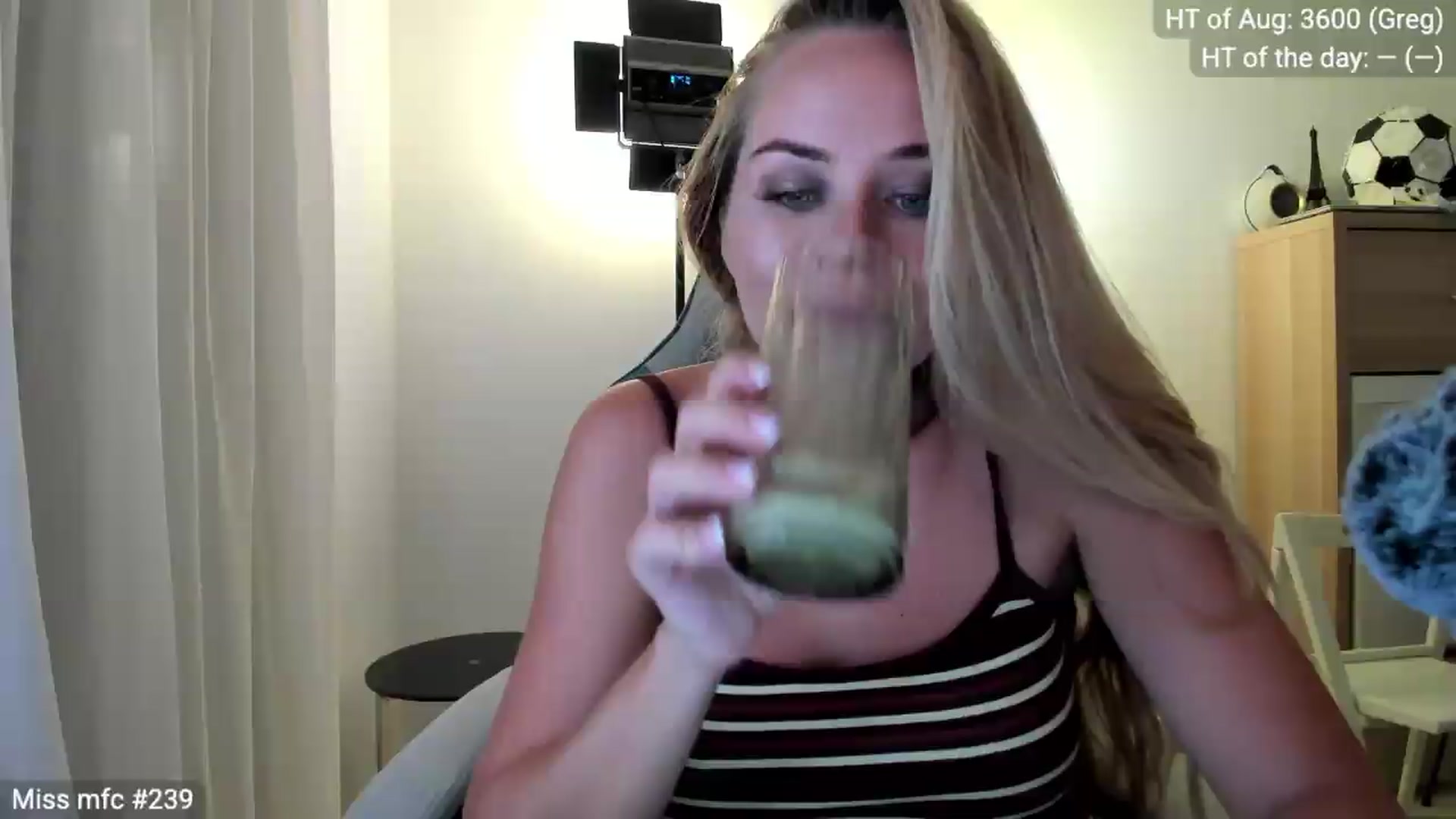 Gallery image thumbnail from Linda_0nline's myfreecams stream on, 08/01/2026, 20:24 image 1 of 20