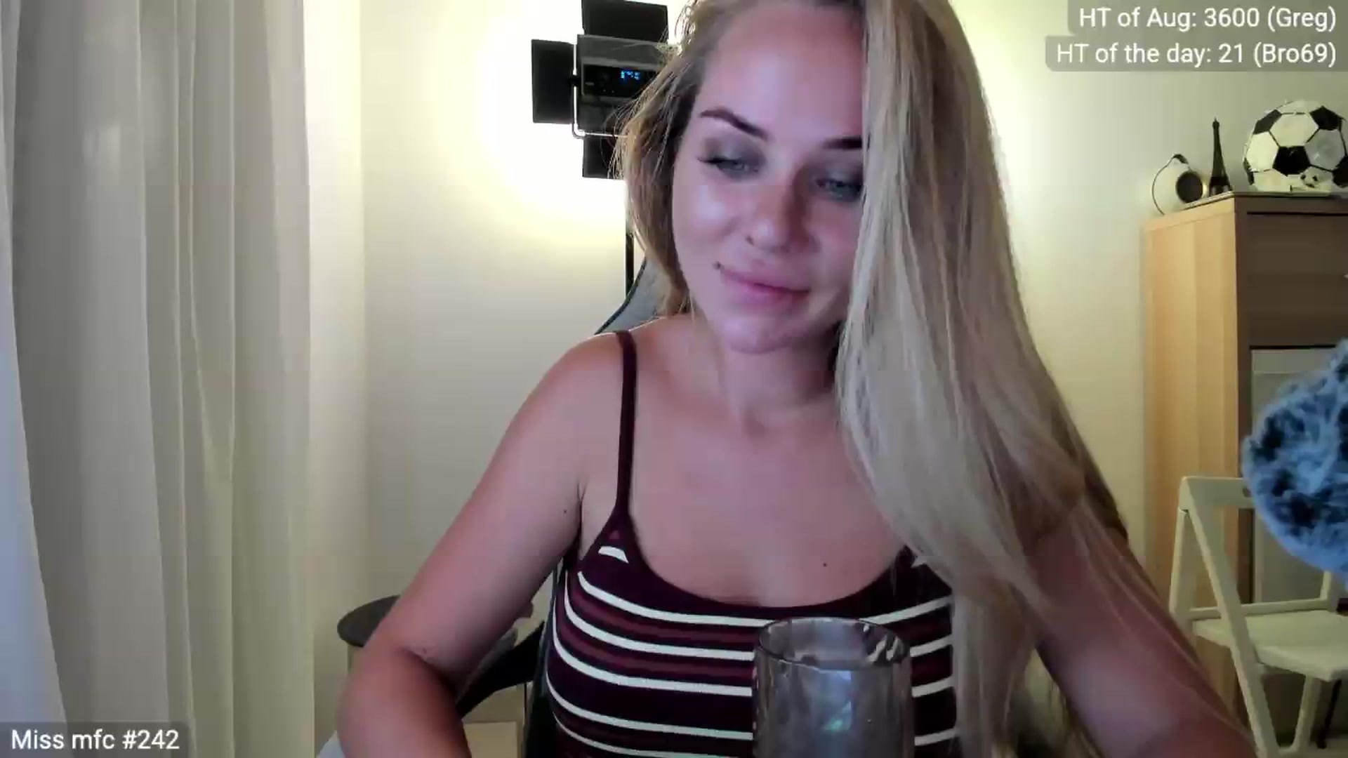 Gallery image thumbnail from Linda_0nline's myfreecams stream on, 08/01/2026, 20:24 image 7 of 20