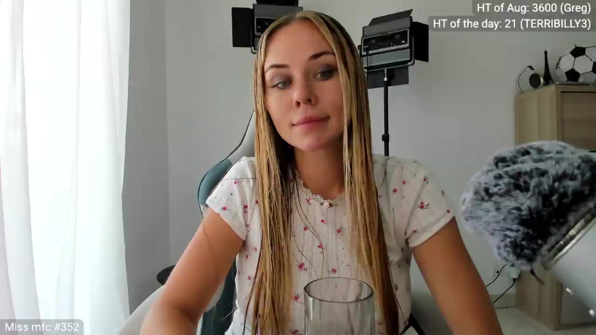 Gallery image thumbnail from Linda_0nline's myfreecams stream on, 08/02/2026, 10:14 image 2 of 20