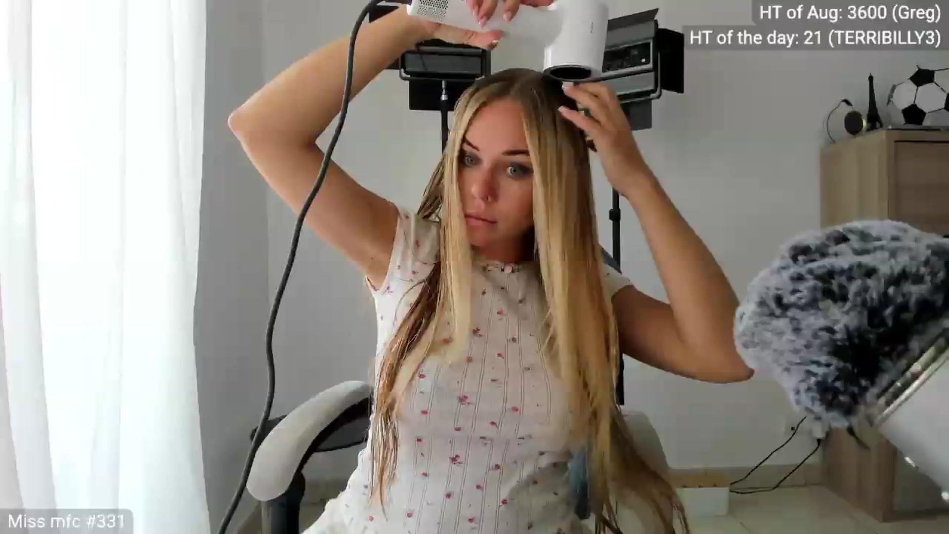 Gallery image thumbnail from Linda_0nline's myfreecams stream on, 08/02/2026, 10:14 image 16 of 20