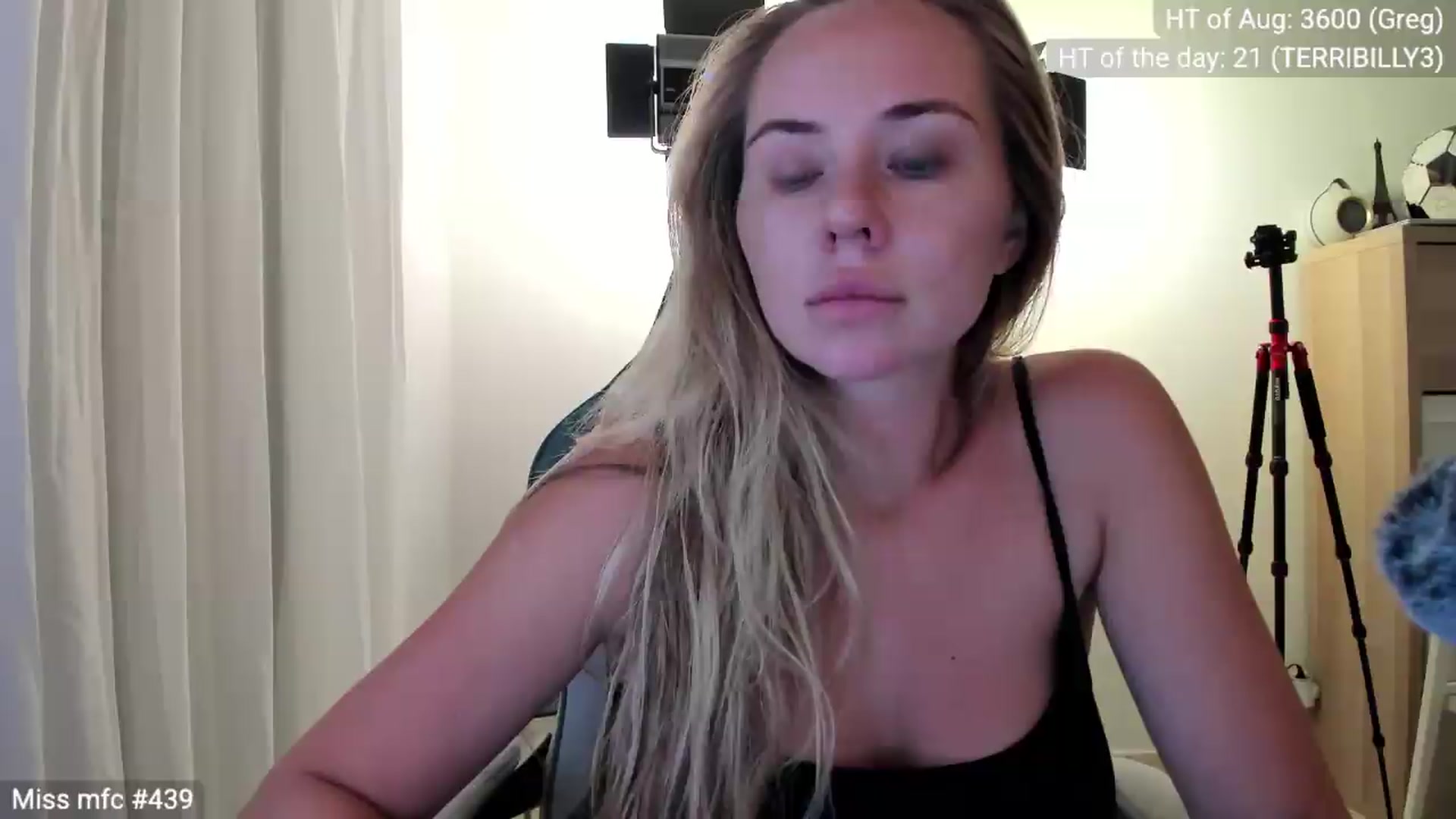 Gallery image thumbnail from Linda_0nline's myfreecams stream on, 08/03/2026, 19:38 image 6 of 20
