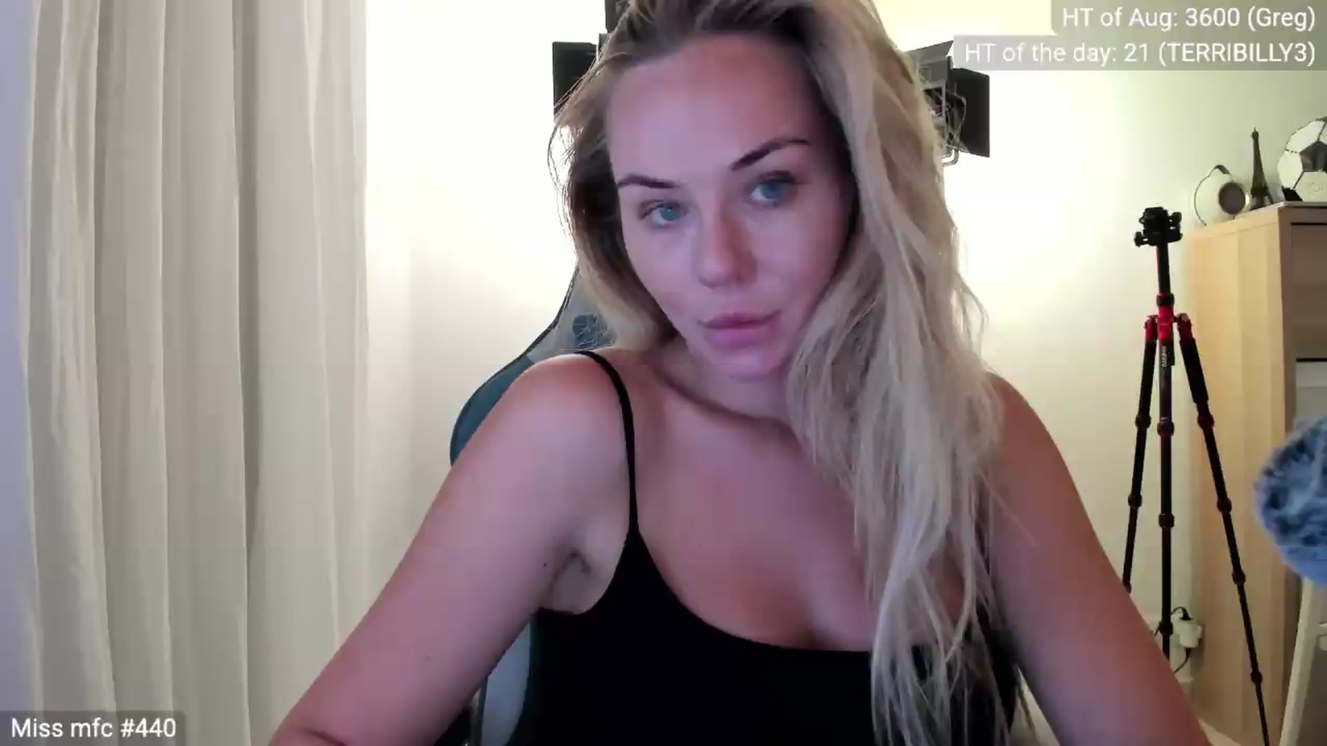 Gallery image thumbnail from Linda_0nline's myfreecams stream on, 08/03/2026, 19:38 image 13 of 20