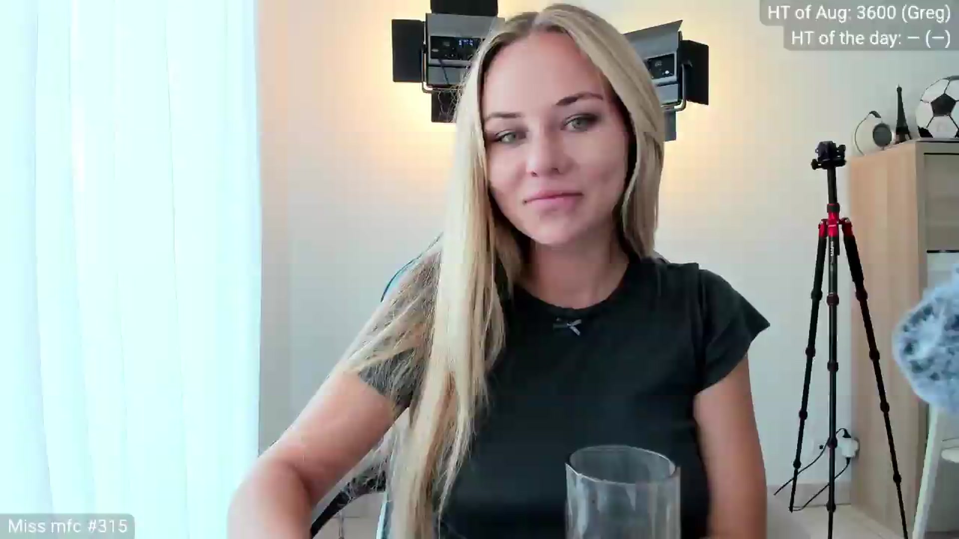 Gallery image thumbnail from Linda_0nline's myfreecams stream on, 08/04/2026, 10:10 image 3 of 20
