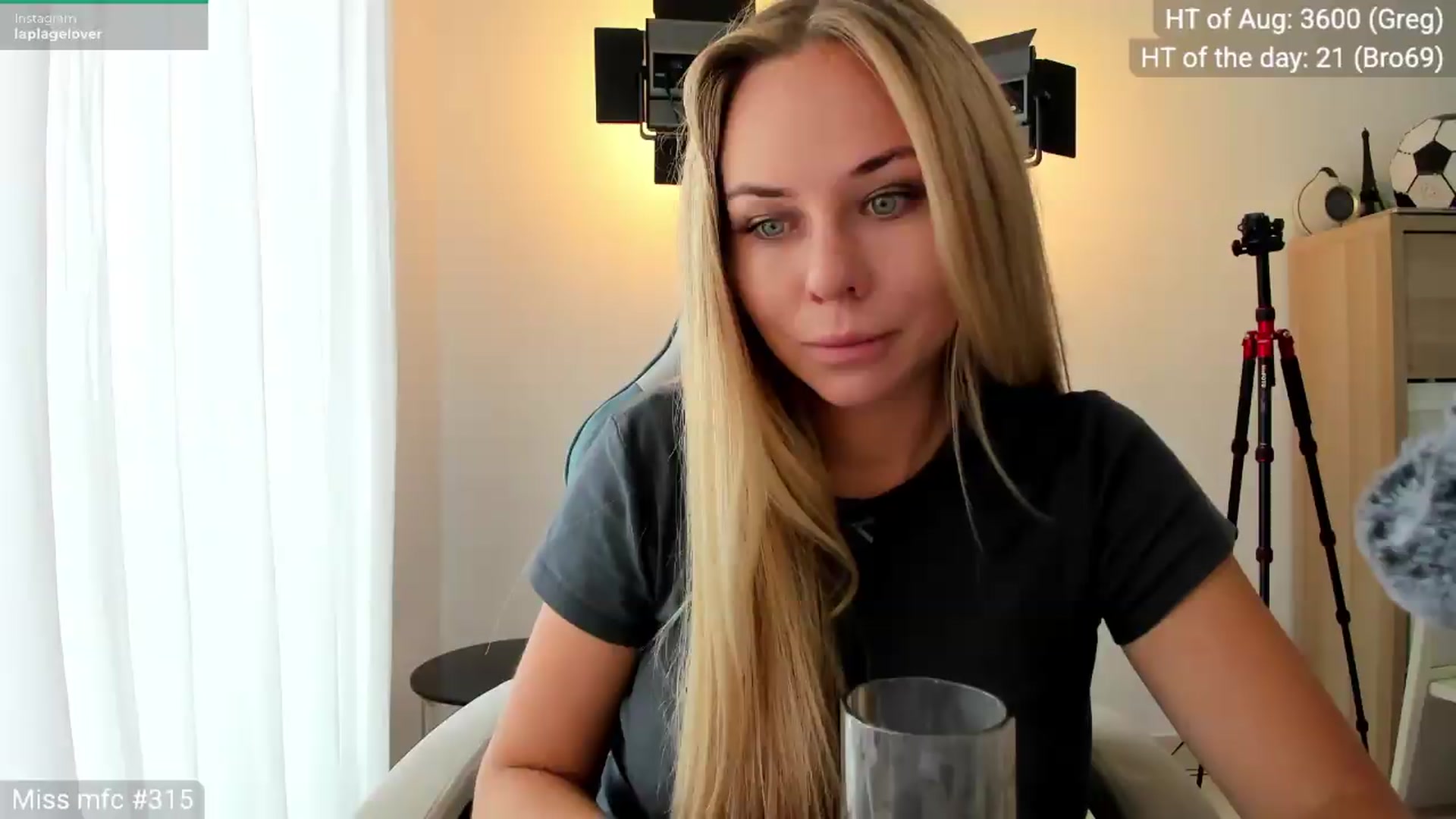 Gallery image thumbnail from Linda_0nline's myfreecams stream on, 08/04/2026, 10:10 image 9 of 20