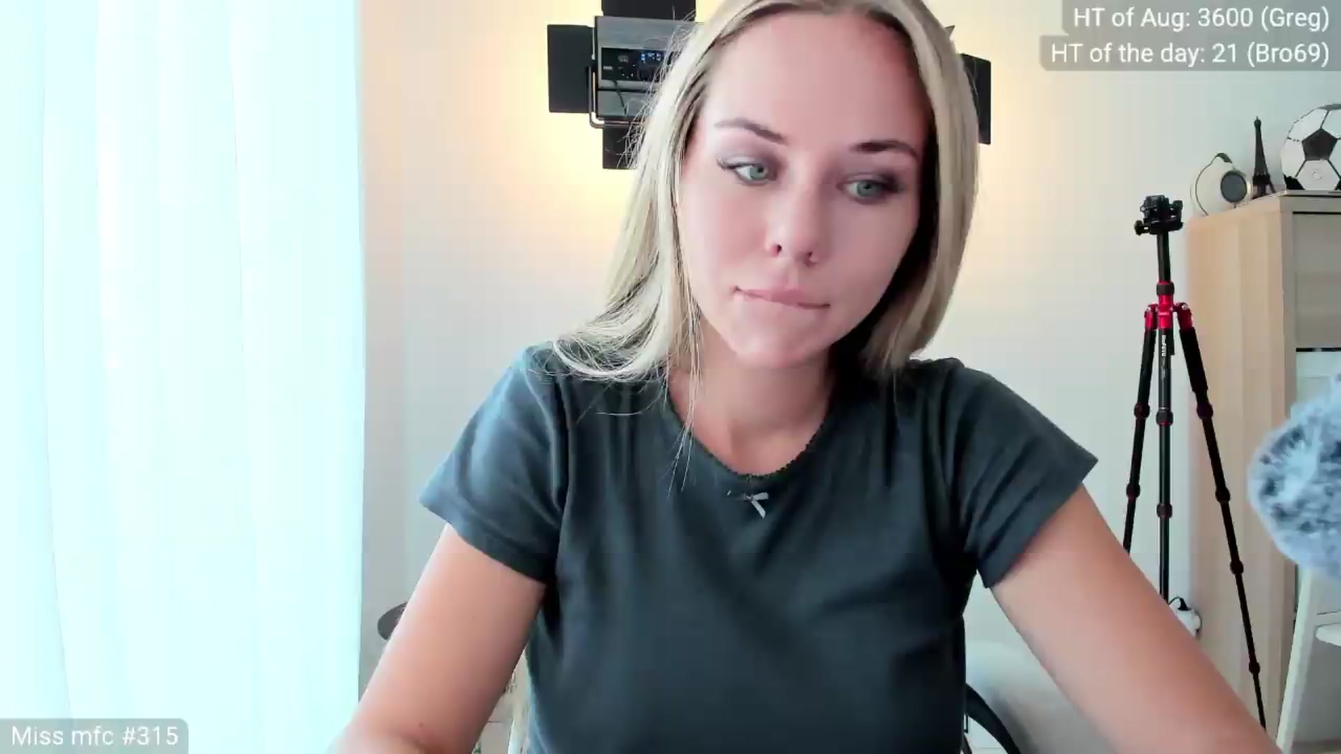 Gallery image thumbnail from Linda_0nline's myfreecams stream on, 08/04/2026, 10:10 image 12 of 20