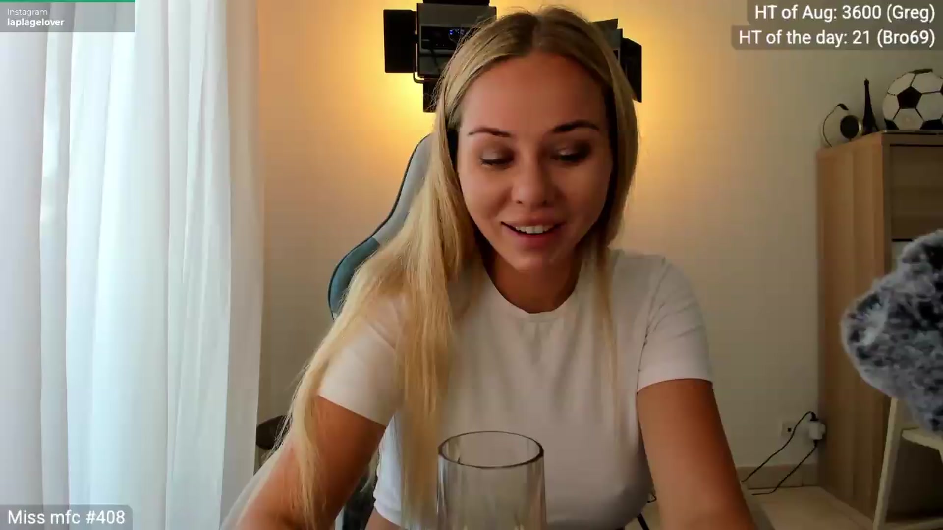 Gallery image thumbnail from Linda_0nline's myfreecams stream on, 08/05/2026, 10:04 image 4 of 20