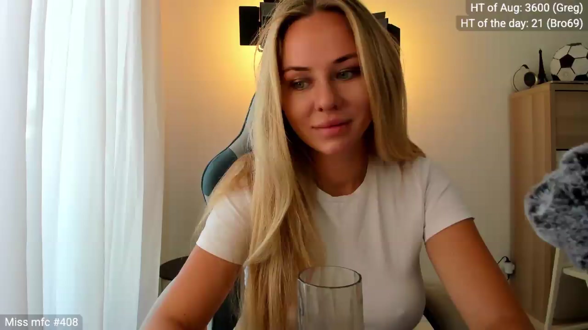 Gallery image thumbnail from Linda_0nline's myfreecams stream on, 08/05/2026, 10:04 image 18 of 20