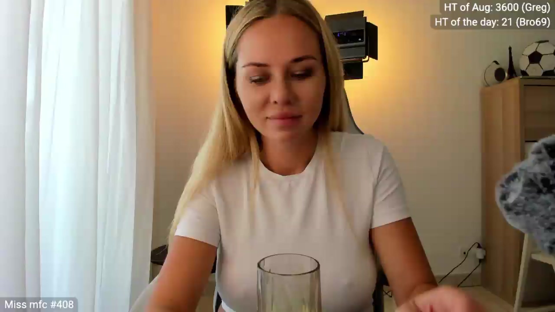 Gallery image thumbnail from Linda_0nline's myfreecams stream on, 08/05/2026, 10:04 image 3 of 20