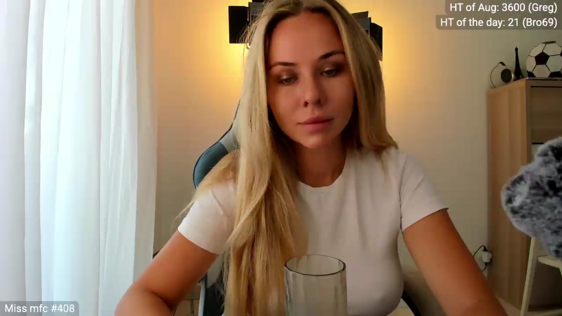 Gallery image thumbnail from Linda_0nline's myfreecams stream on, 08/05/2026, 10:04 image 17 of 20