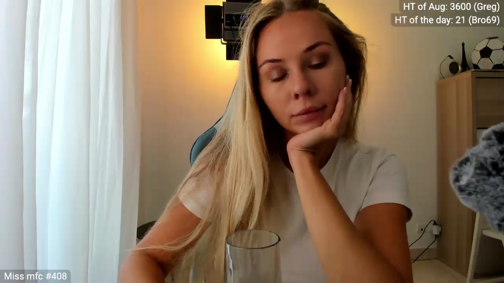 Gallery image thumbnail from Linda_0nline's myfreecams stream on, 08/05/2026, 10:04 image 10 of 20