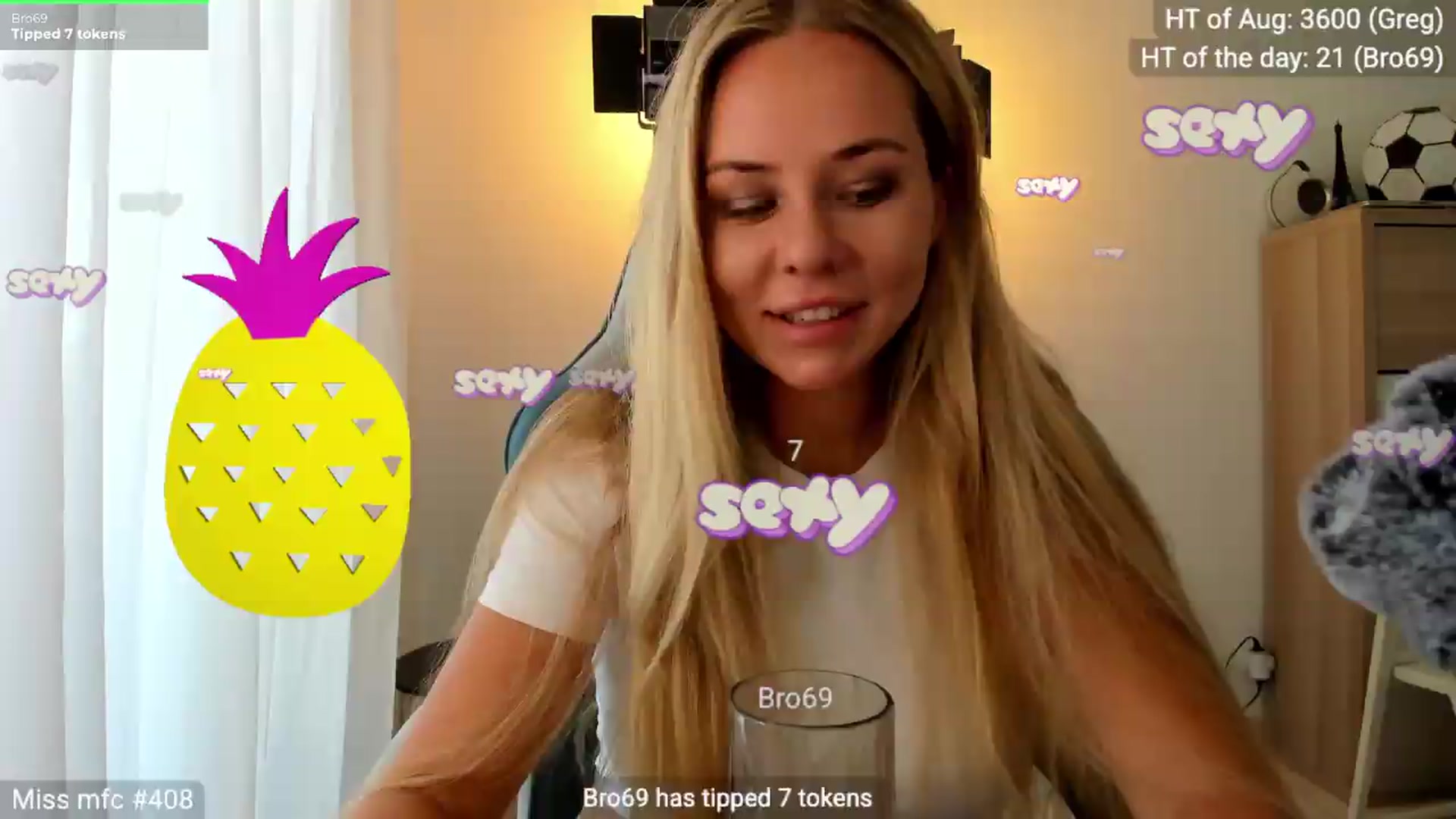 Gallery image thumbnail from Linda_0nline's myfreecams stream on, 08/05/2026, 10:04 image 16 of 20