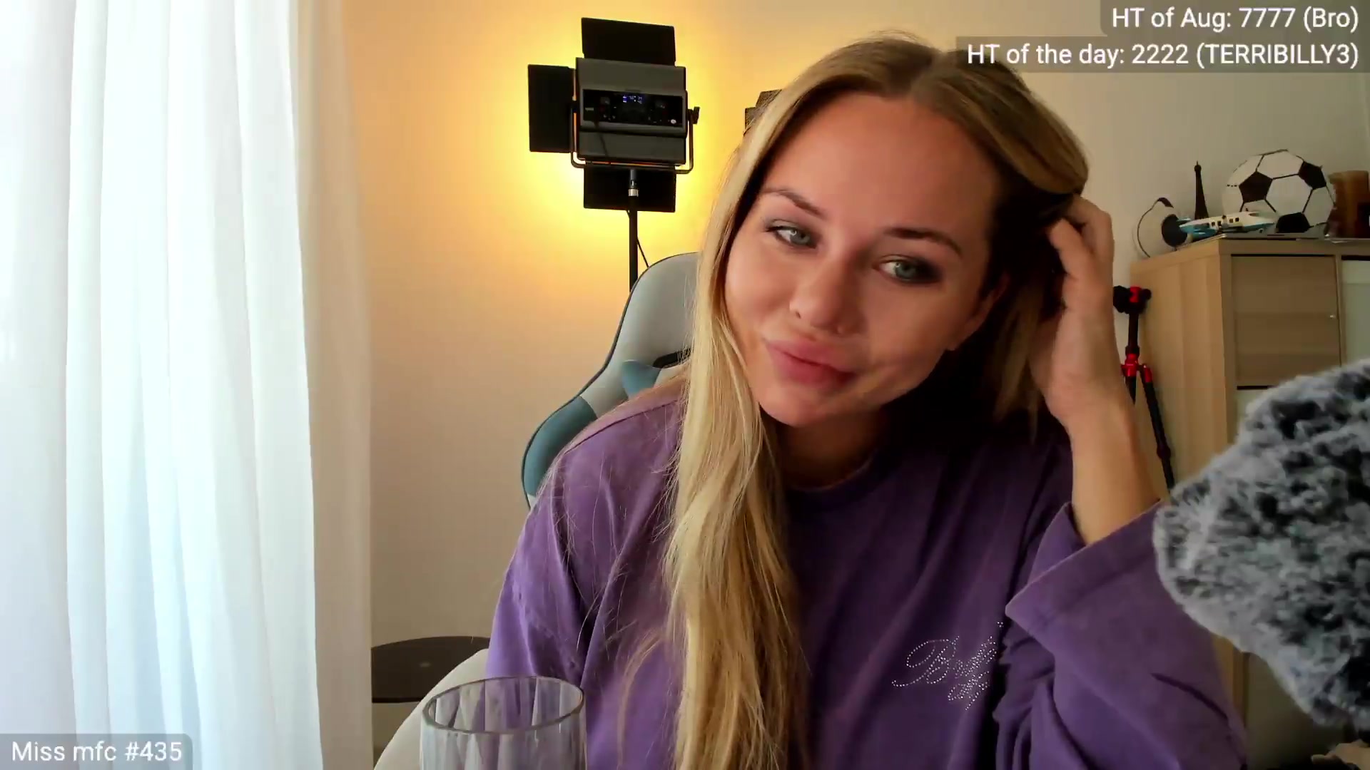 Gallery image thumbnail from Linda_0nline's myfreecams stream on, 08/10/2026, 10:56 image 18 of 20