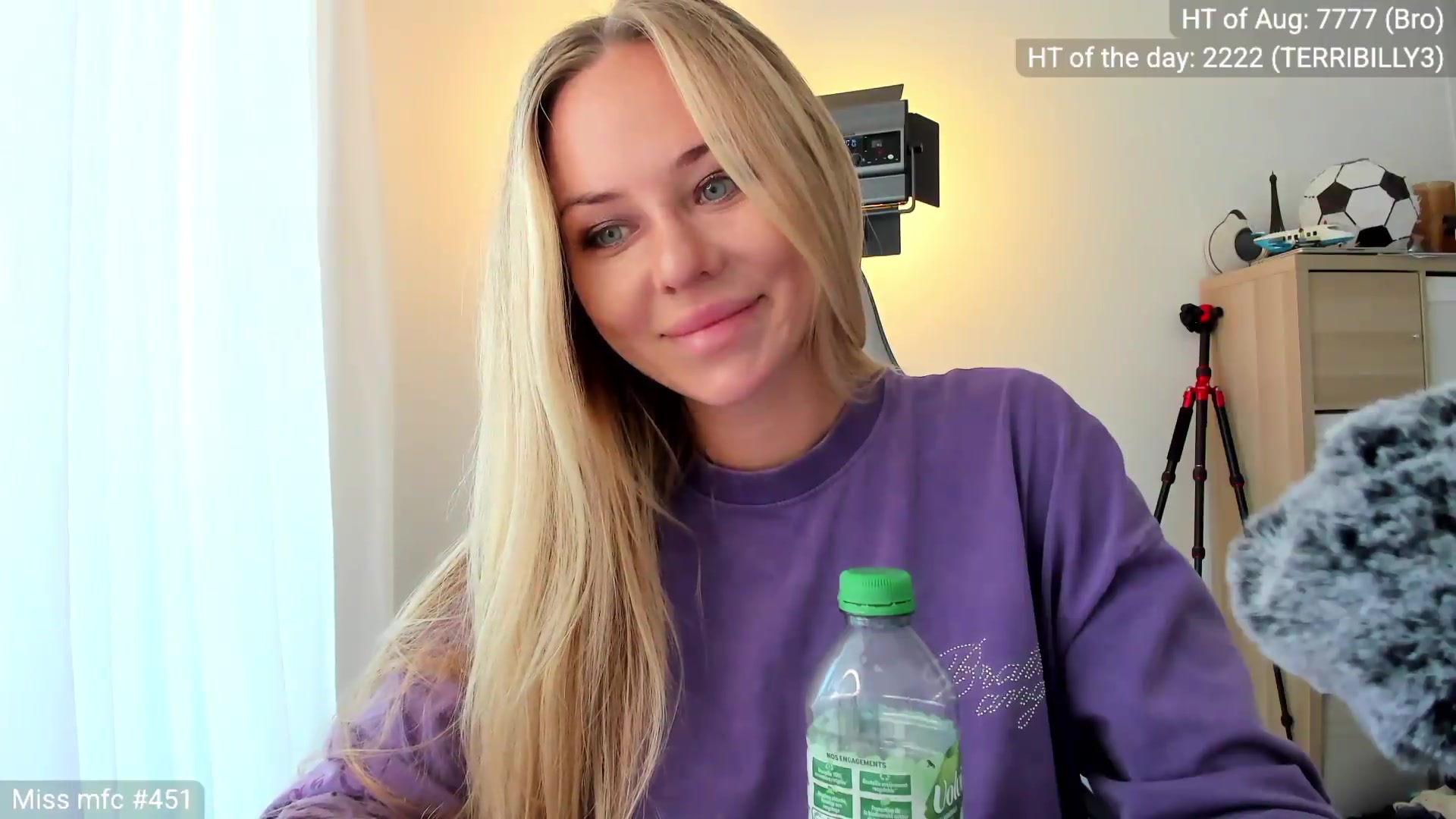 Gallery image thumbnail from Linda_0nline's myfreecams stream on, 08/10/2026, 10:56 image 10 of 20