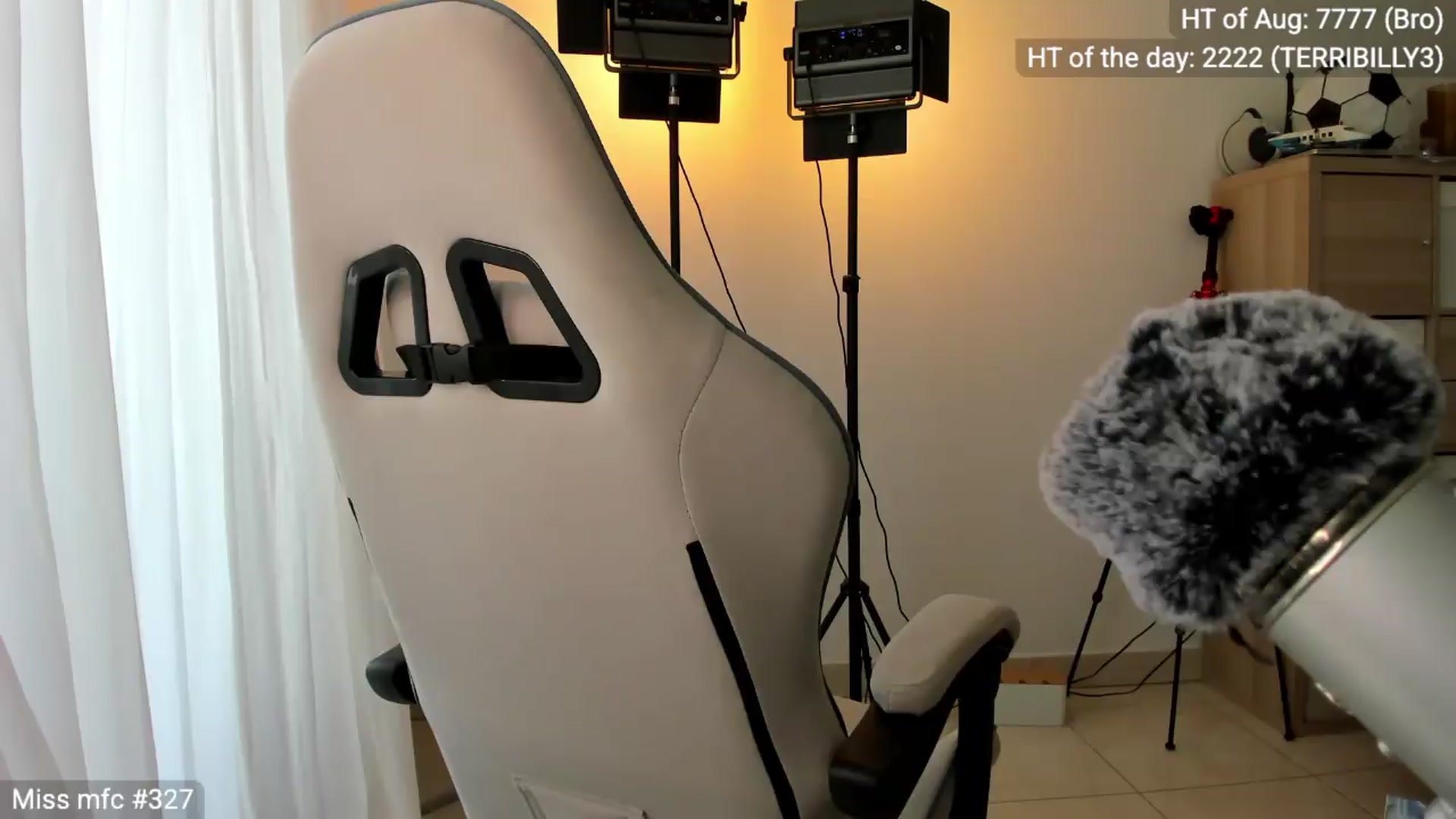 Gallery image thumbnail from Linda_0nline's myfreecams stream on, 08/11/2026, 11:05 image 10 of 20