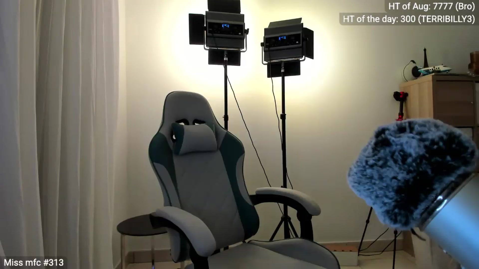 Gallery image thumbnail from Linda_0nline's myfreecams stream on, 08/11/2026, 19:59 image 14 of 20