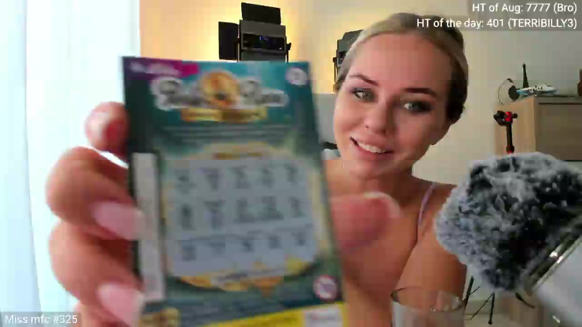 Gallery image thumbnail from Linda_0nline's myfreecams stream on, 08/12/2026, 10:59 image 7 of 20
