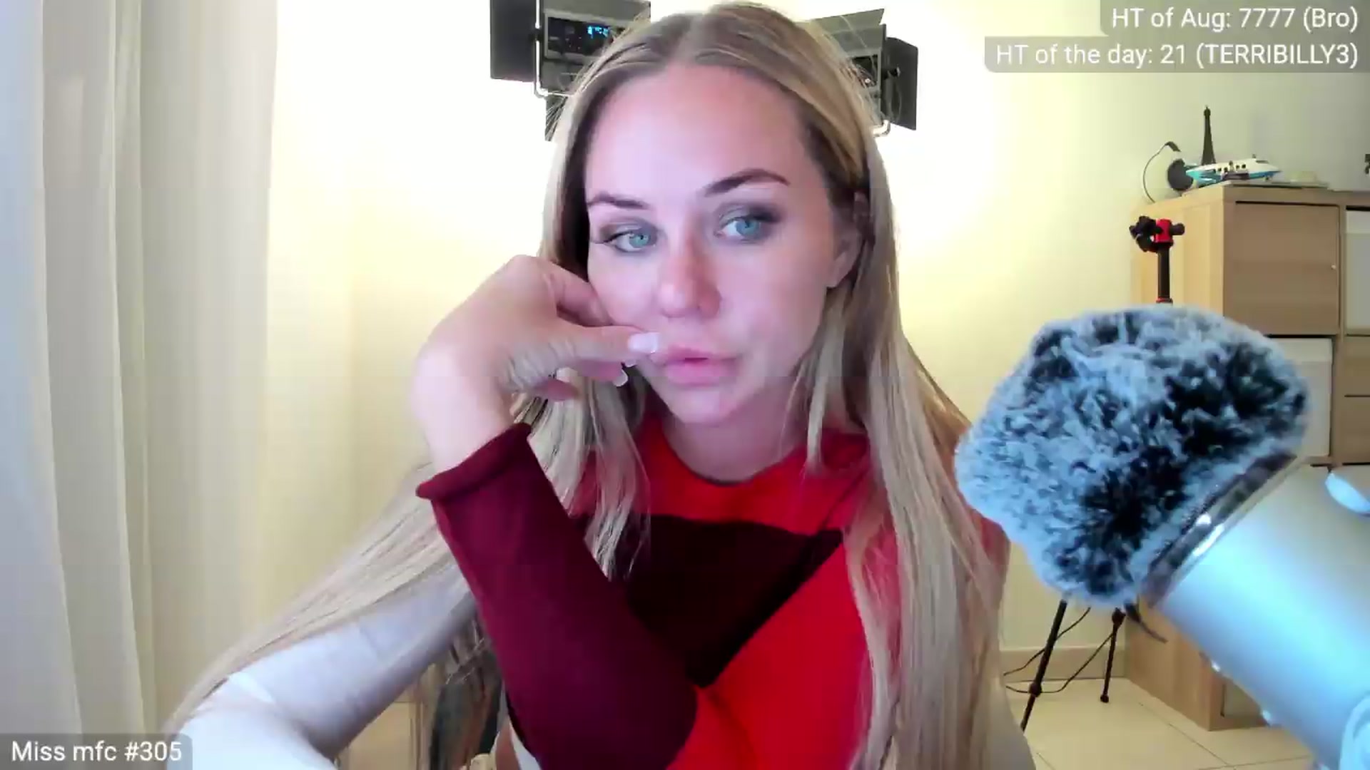 Gallery image thumbnail from Linda_0nline's myfreecams stream on, 08/12/2026, 21:45 image 2 of 20