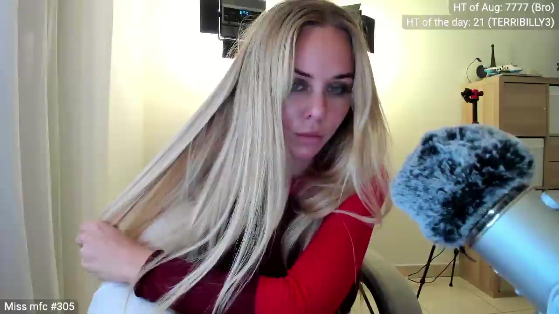 Gallery image thumbnail from Linda_0nline's myfreecams stream on, 08/12/2026, 21:45 image 4 of 20