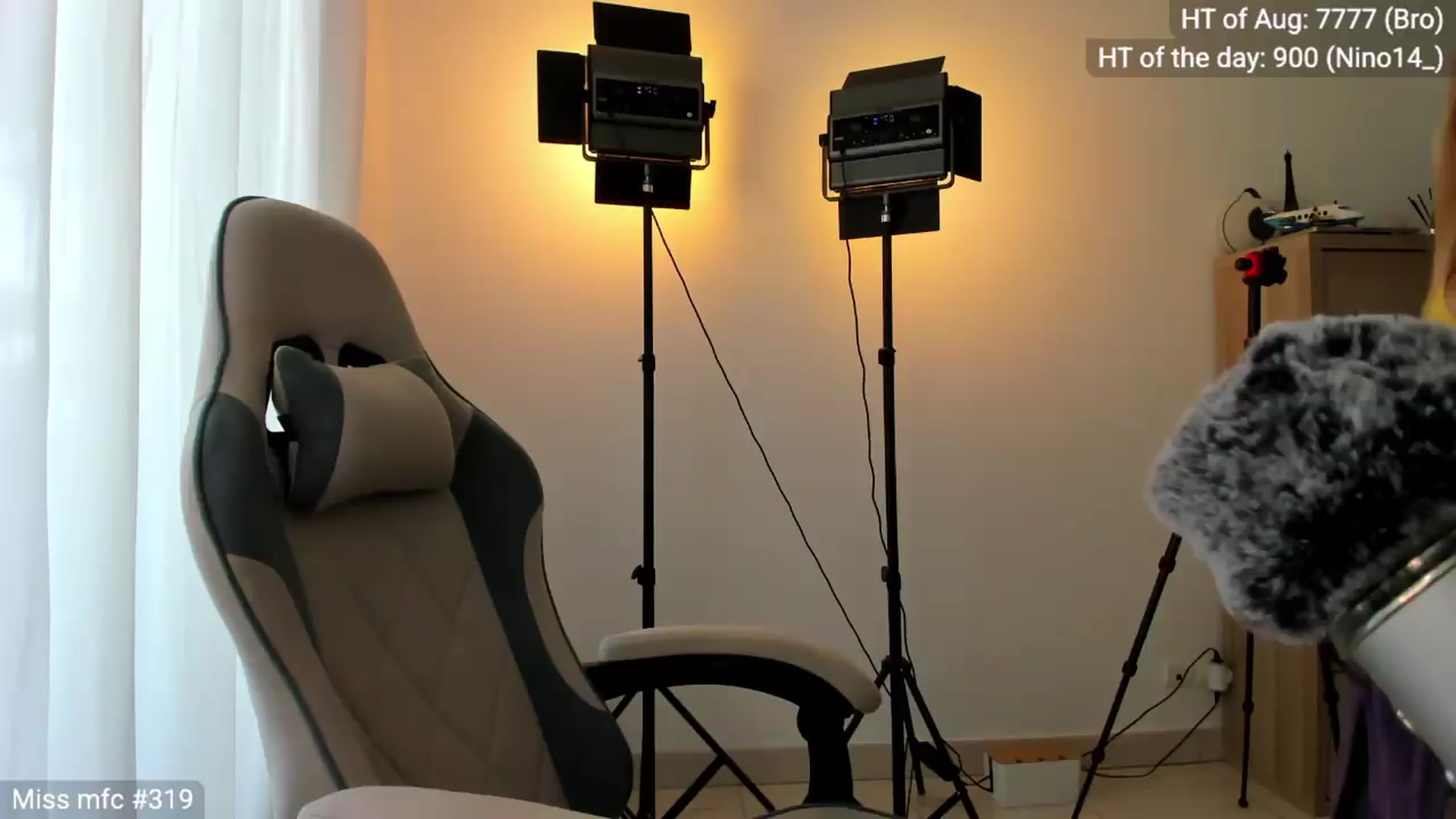 Gallery image thumbnail from Linda_0nline's myfreecams stream on, 08/14/2026, 10:14 image 14 of 20