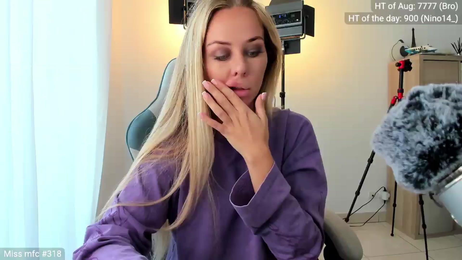 Gallery image thumbnail from Linda_0nline's myfreecams stream on, 08/14/2026, 10:14 image 17 of 20
