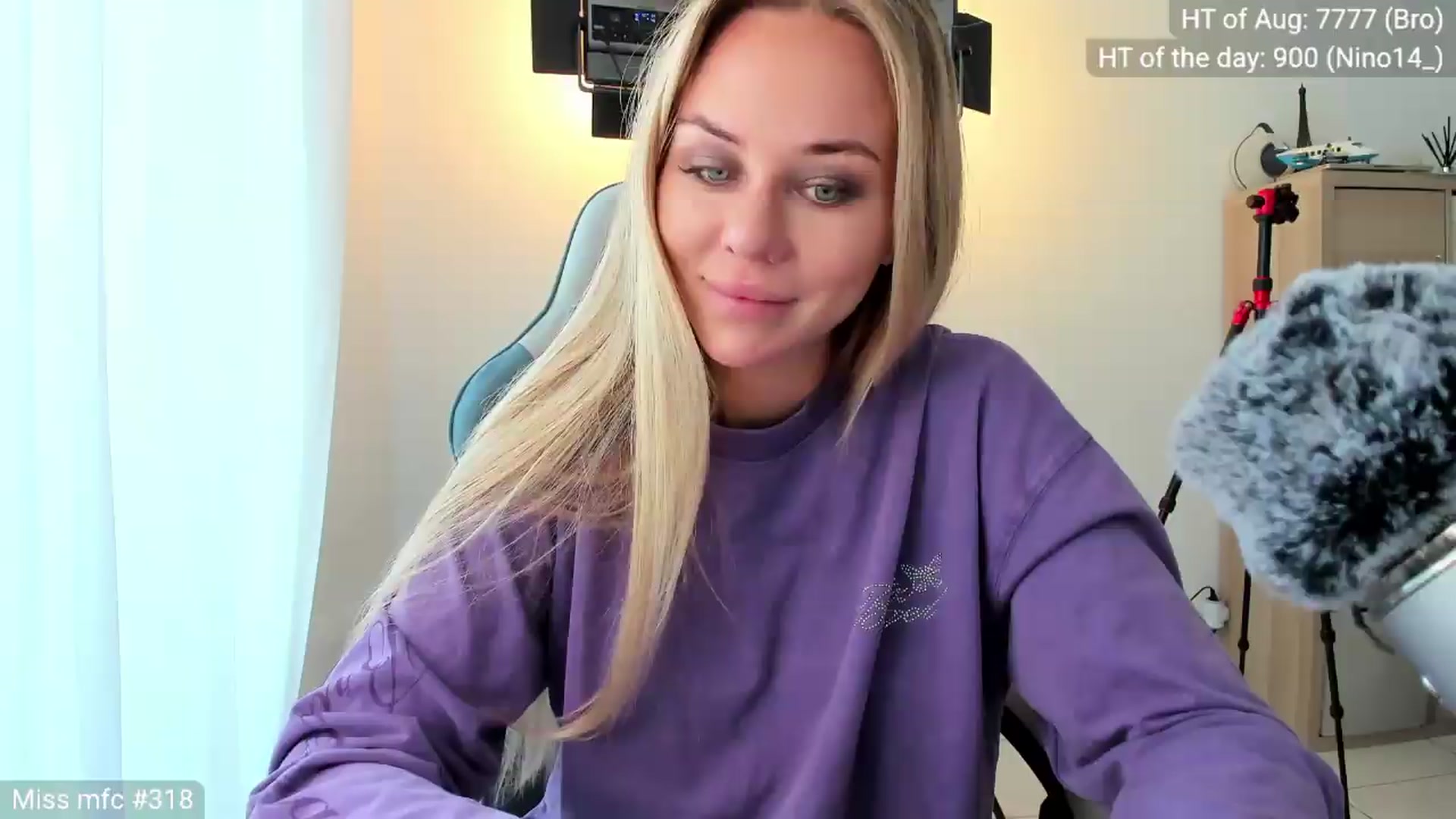 Gallery image thumbnail from Linda_0nline's myfreecams stream on, 08/14/2026, 10:14 image 18 of 20