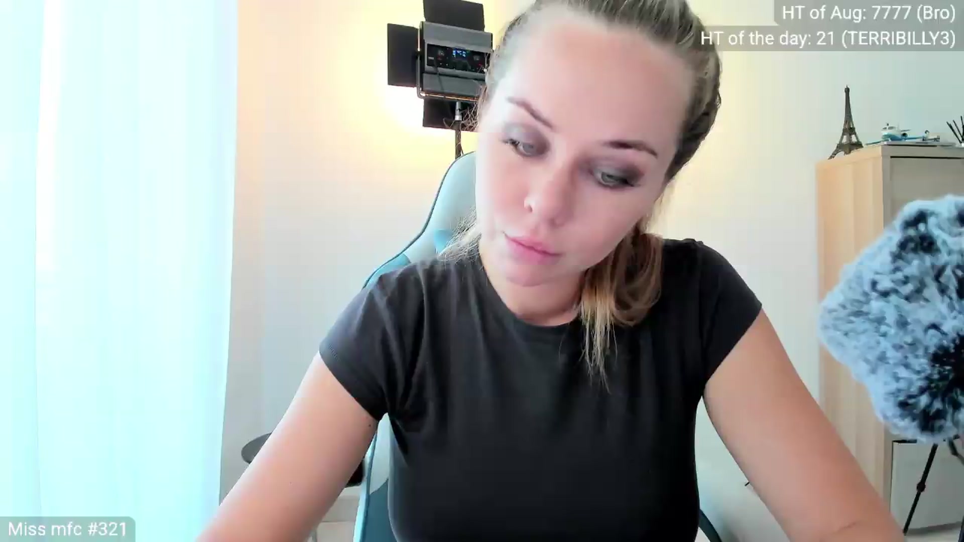 Gallery image thumbnail from Linda_0nline's myfreecams stream on, 08/15/2026, 10:58 image 4 of 20