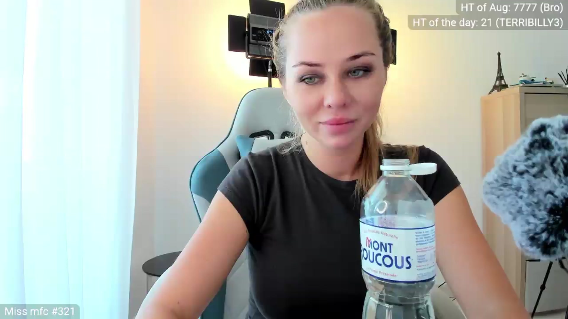 Gallery image thumbnail from Linda_0nline's myfreecams stream on, 08/15/2026, 10:58 image 17 of 20