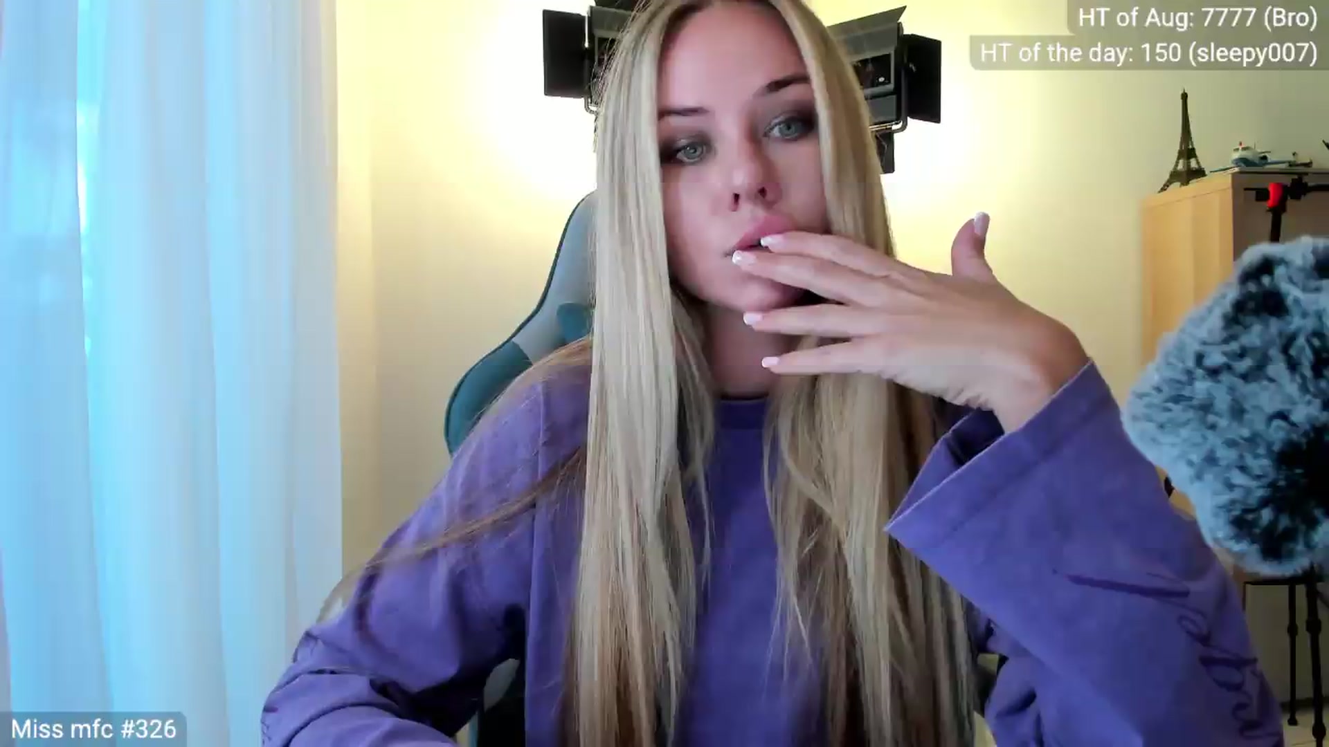 Gallery image thumbnail from Linda_0nline's myfreecams stream on, 08/15/2026, 18:57 image 7 of 20