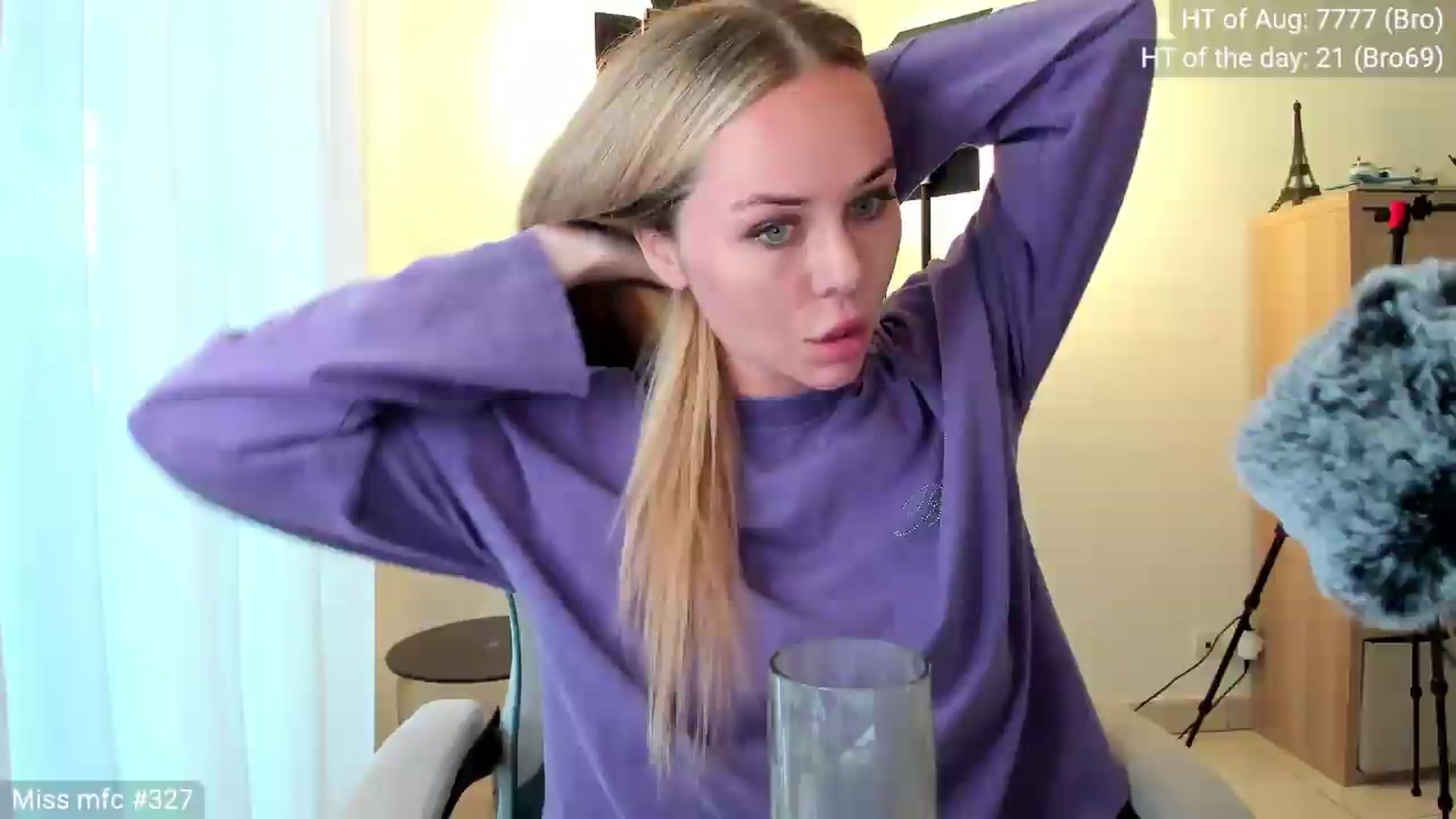 Gallery image thumbnail from Linda_0nline's myfreecams stream on, 08/15/2026, 18:57 image 4 of 20