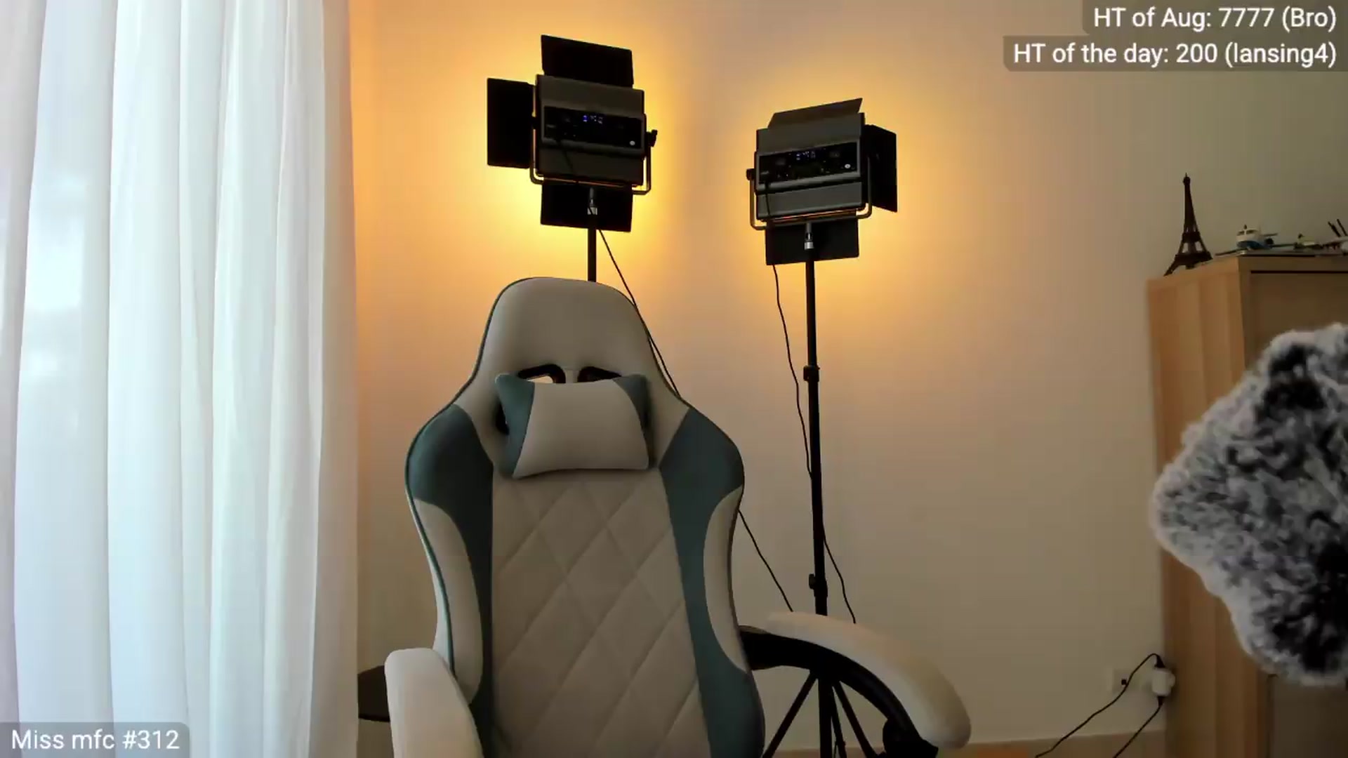 Gallery image thumbnail from Linda_0nline's myfreecams stream on, 08/16/2026, 10:53 image 5 of 20