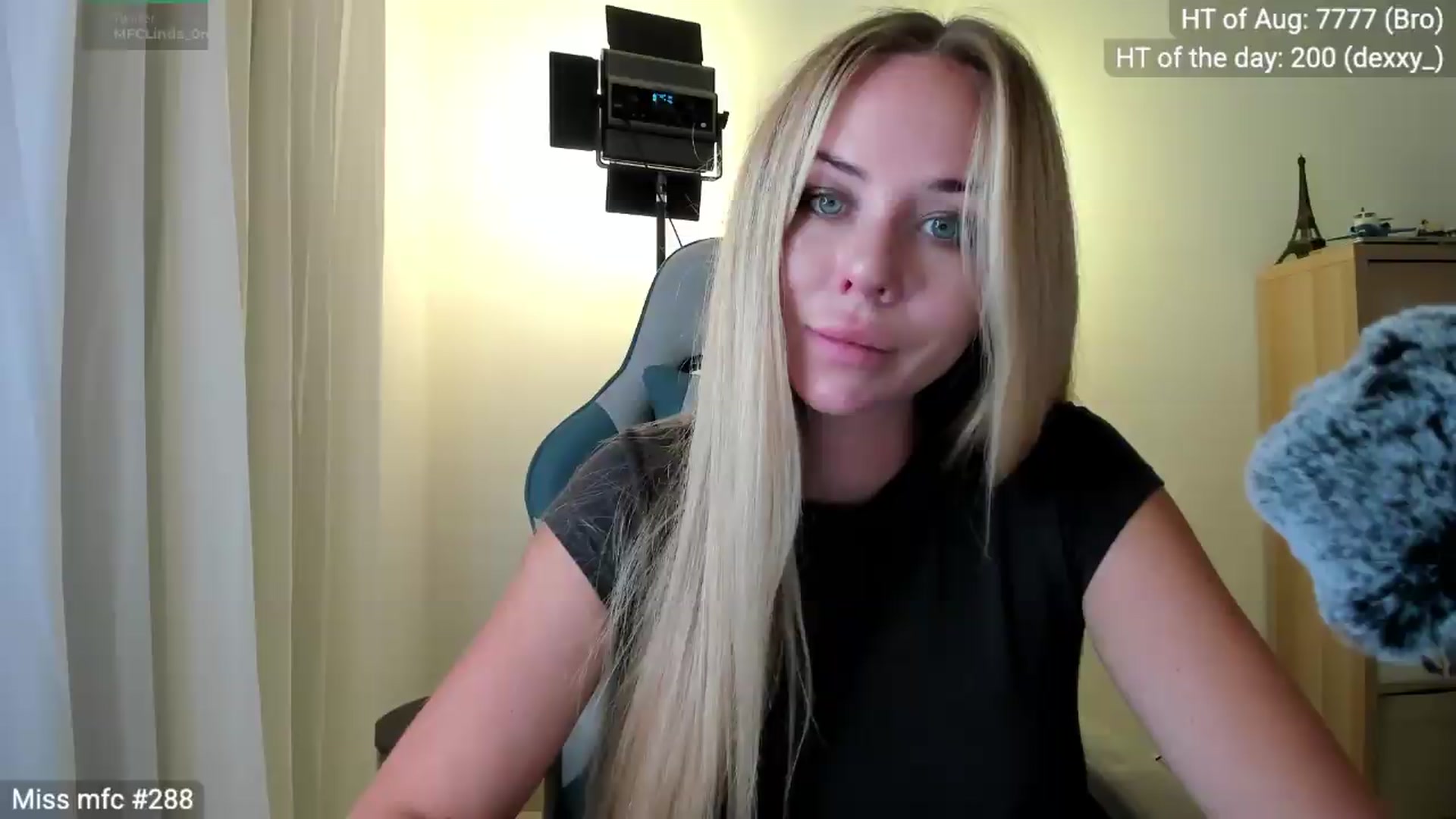 Gallery image thumbnail from Linda_0nline's myfreecams stream on, 08/16/2026, 18:55 image 7 of 20