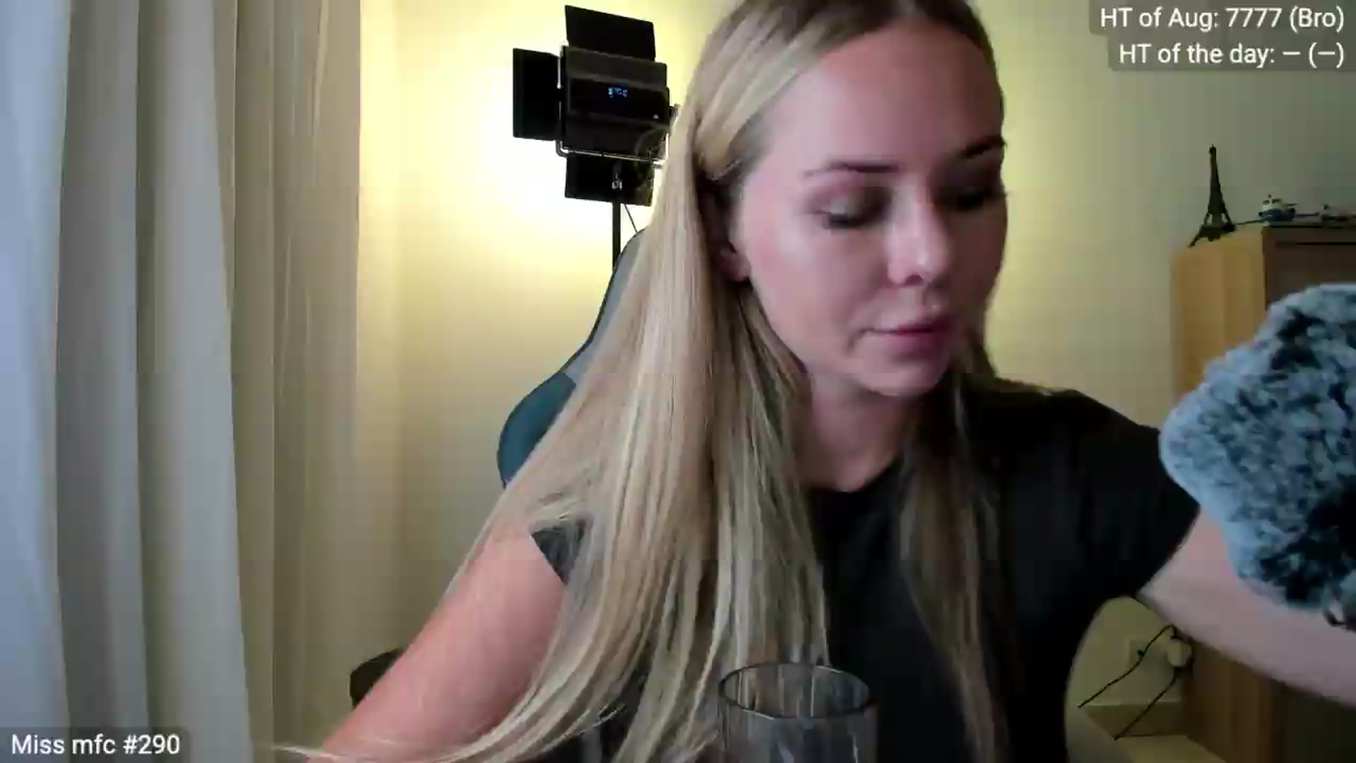 Gallery image thumbnail from Linda_0nline's myfreecams stream on, 08/16/2026, 18:55 image 2 of 20