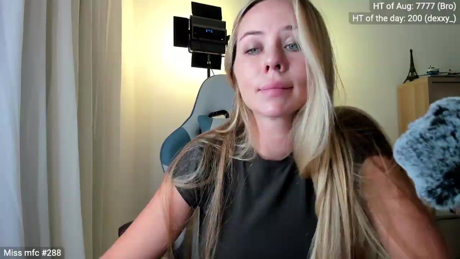 Gallery image thumbnail from Linda_0nline's myfreecams stream on, 08/16/2026, 18:55 image 15 of 20