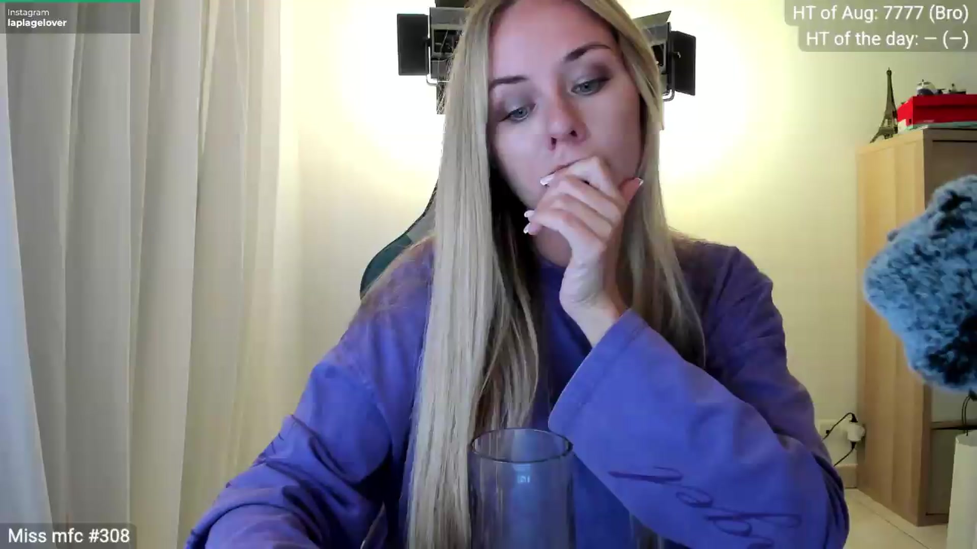 Gallery image thumbnail from Linda_0nline's myfreecams stream on, 08/17/2026, 18:55 image 12 of 20