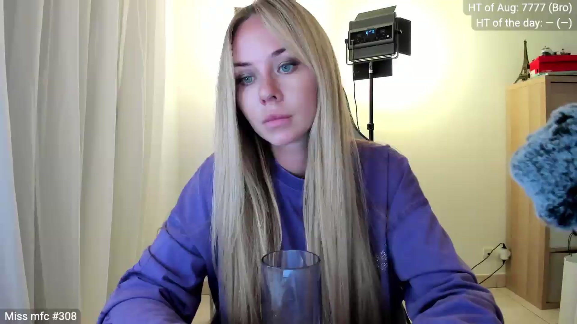 Gallery image thumbnail from Linda_0nline's myfreecams stream on, 08/17/2026, 18:55 image 1 of 20