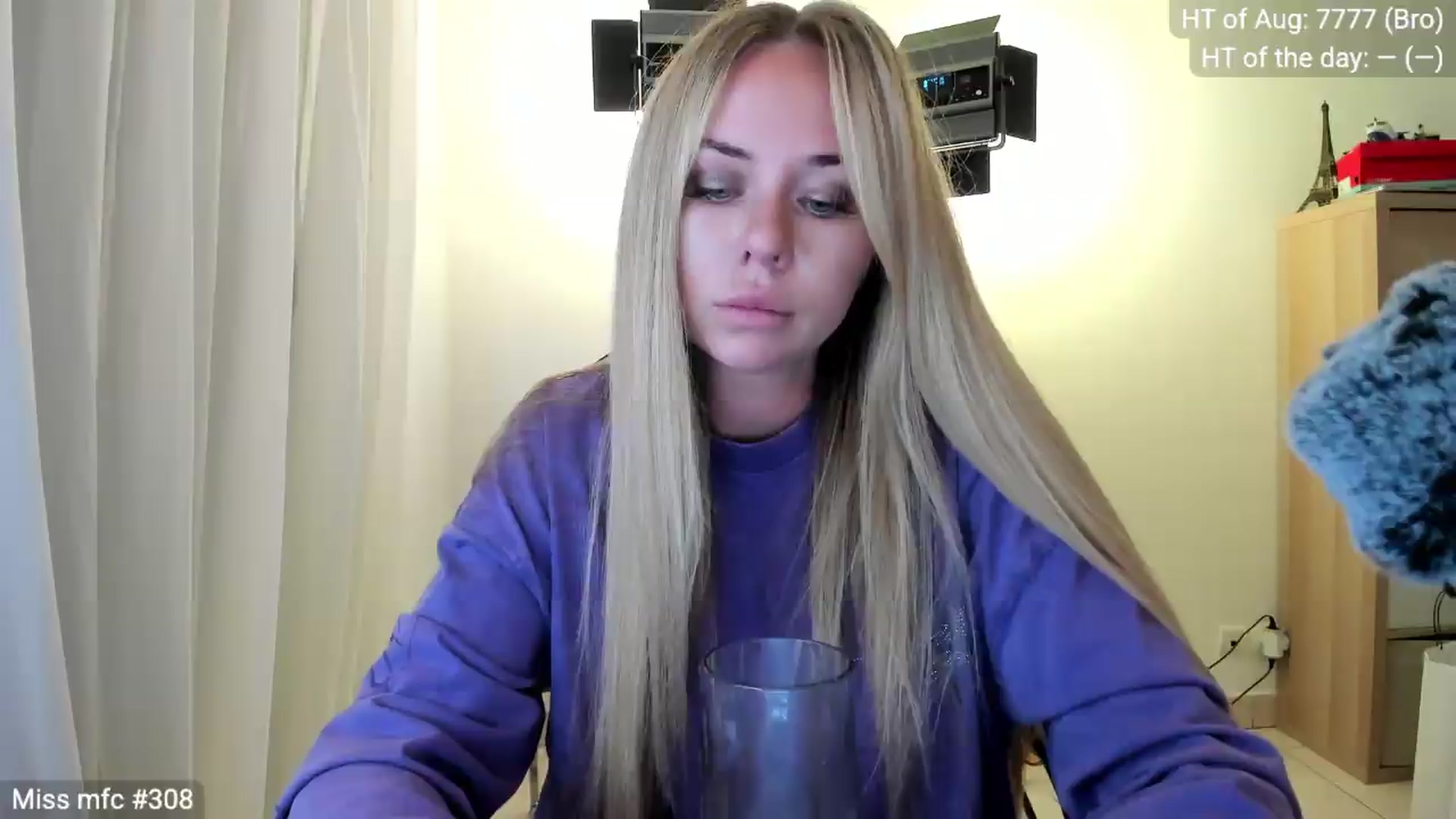 Gallery image thumbnail from Linda_0nline's myfreecams stream on, 08/17/2026, 18:55 image 13 of 20