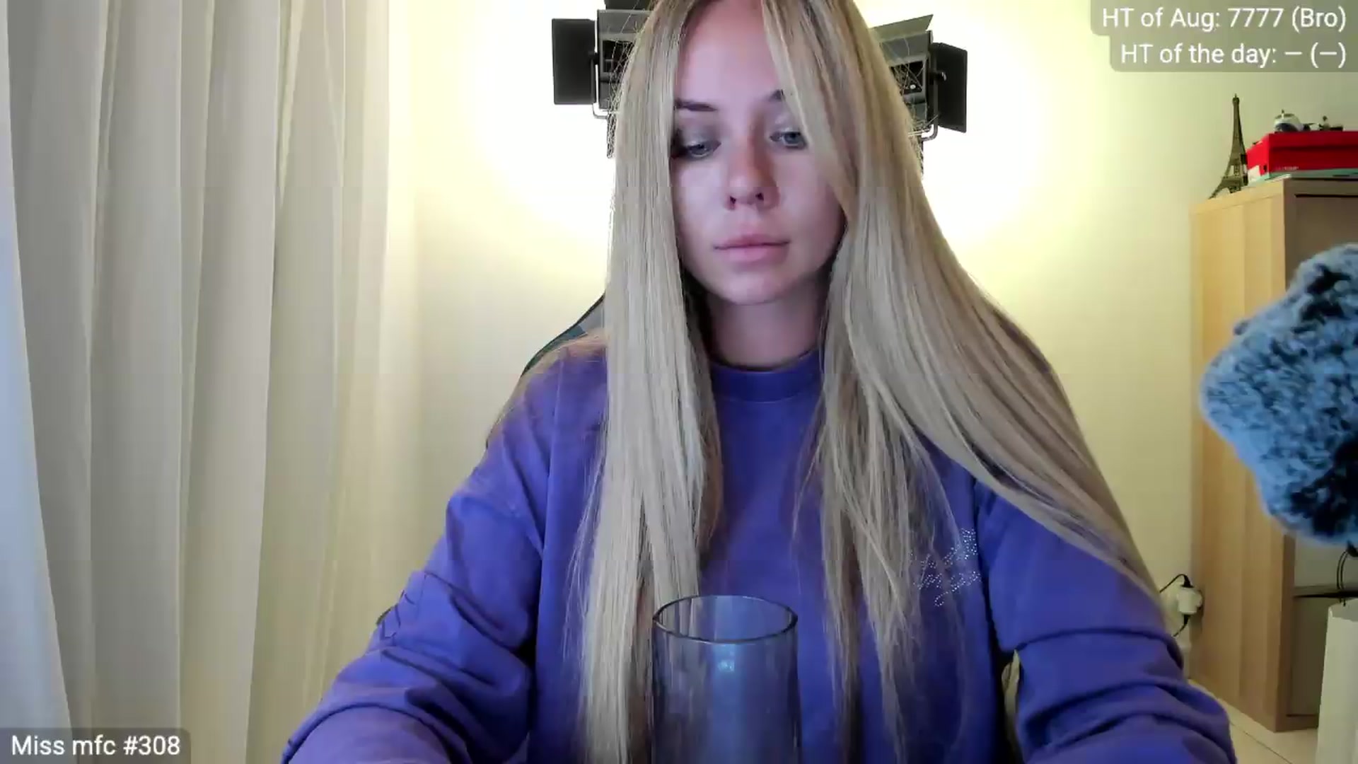 Gallery image thumbnail from Linda_0nline's myfreecams stream on, 08/17/2026, 18:55 image 14 of 20