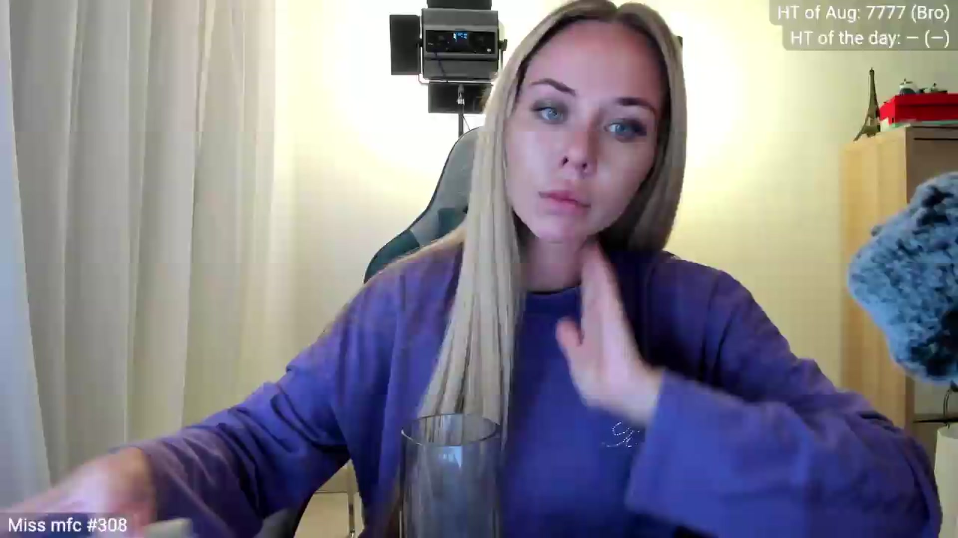 Gallery image thumbnail from Linda_0nline's myfreecams stream on, 08/17/2026, 18:55 image 15 of 20