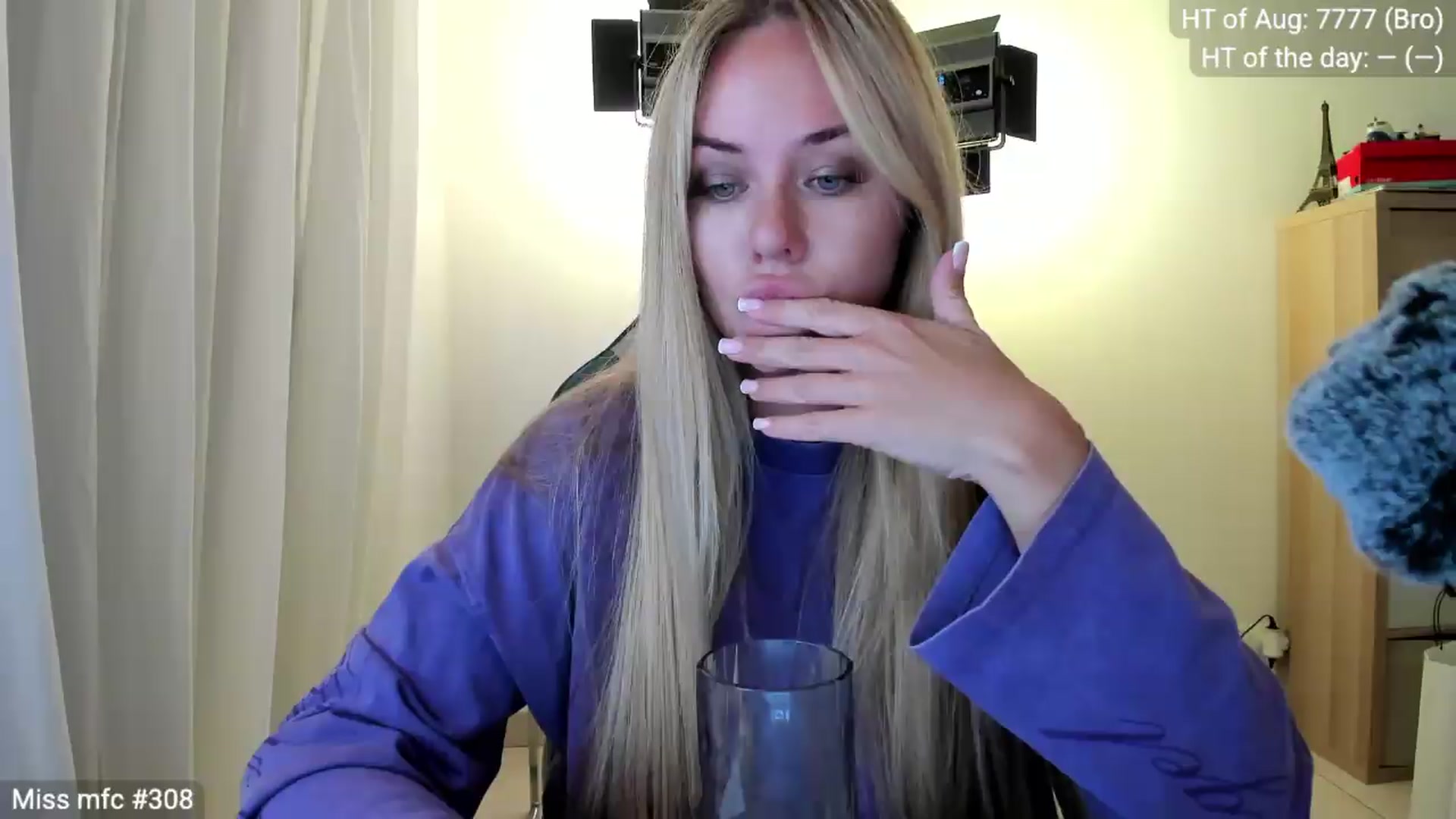 Gallery image thumbnail from Linda_0nline's myfreecams stream on, 08/17/2026, 18:55 image 10 of 20
