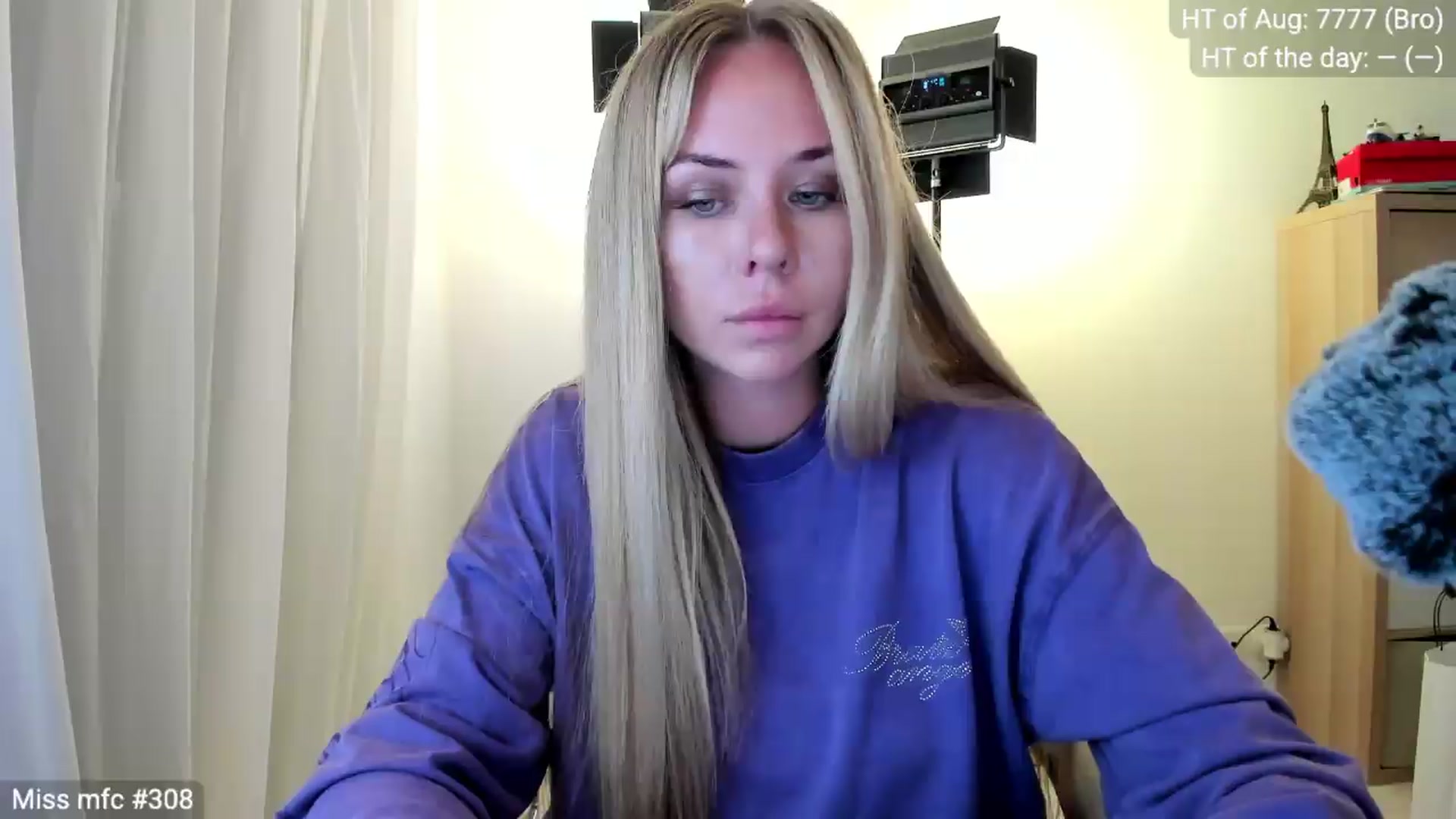 Gallery image thumbnail from Linda_0nline's myfreecams stream on, 08/17/2026, 18:55 image 18 of 20