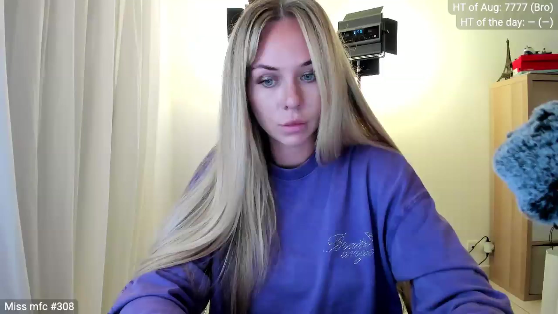 Gallery image thumbnail from Linda_0nline's myfreecams stream on, 08/17/2026, 18:55 image 17 of 20