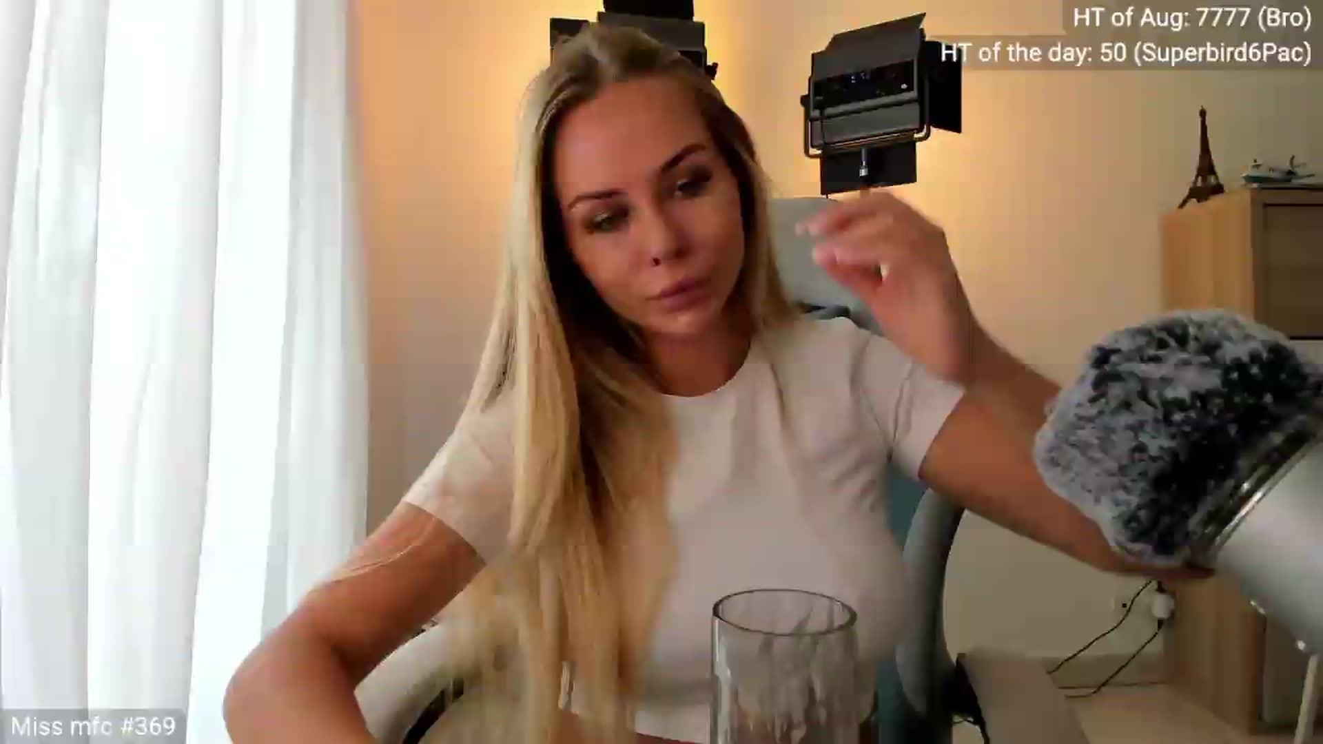 Gallery image thumbnail from Linda_0nline's myfreecams stream on, 08/20/2026, 10:42 image 4 of 20