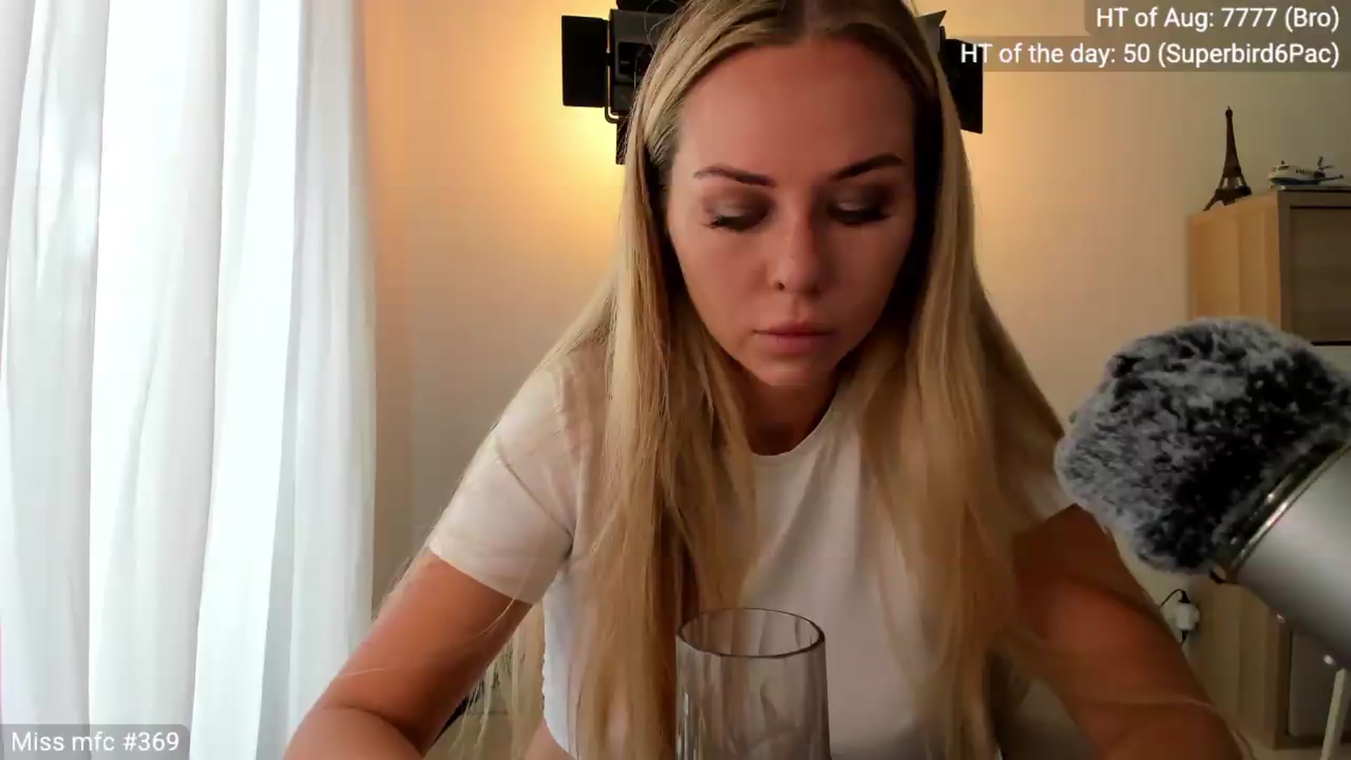 Gallery image thumbnail from Linda_0nline's myfreecams stream on, 08/20/2026, 10:42 image 3 of 20