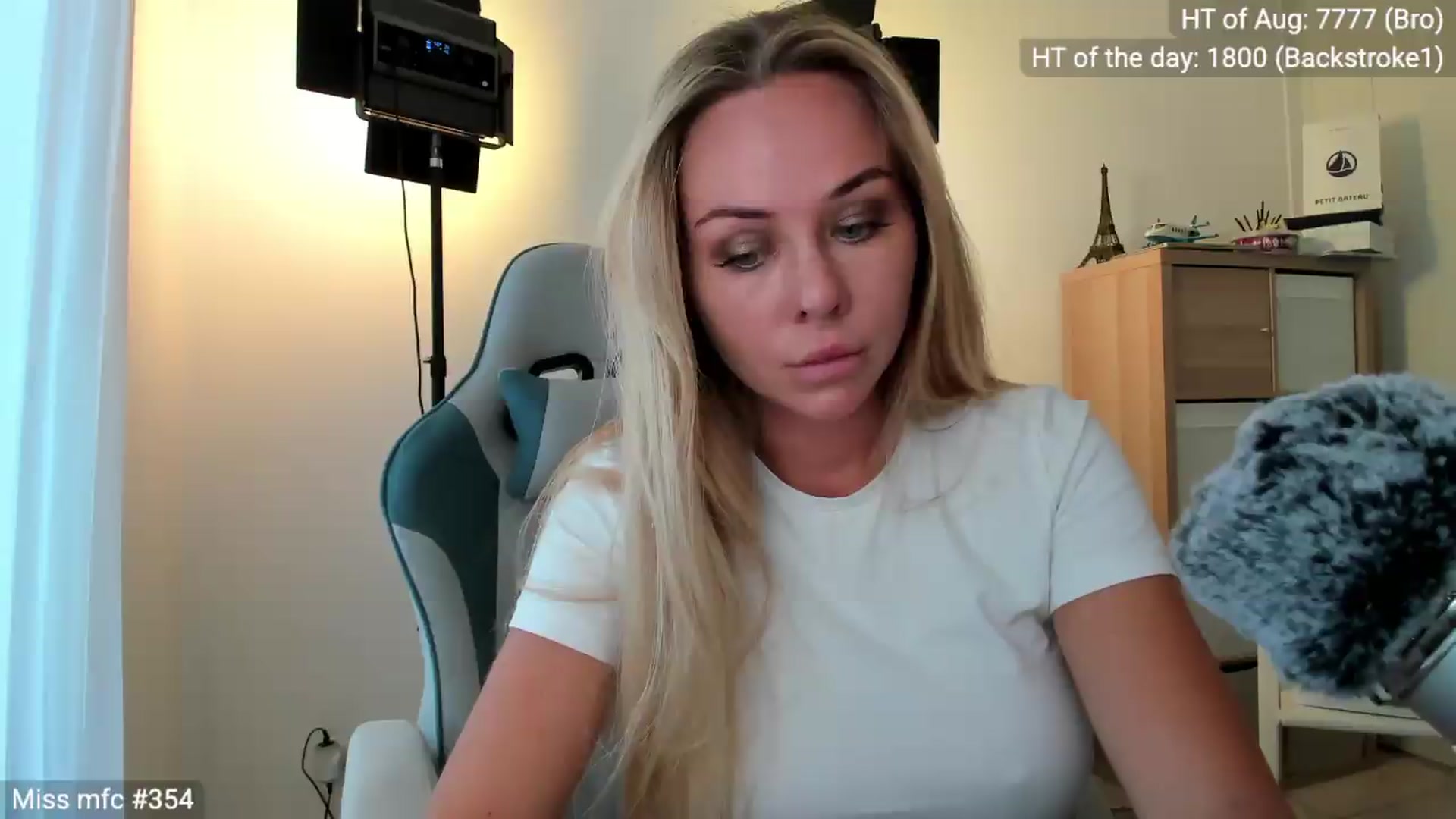Gallery image thumbnail from Linda_0nline's myfreecams stream on, 08/20/2026, 17:31 image 10 of 20