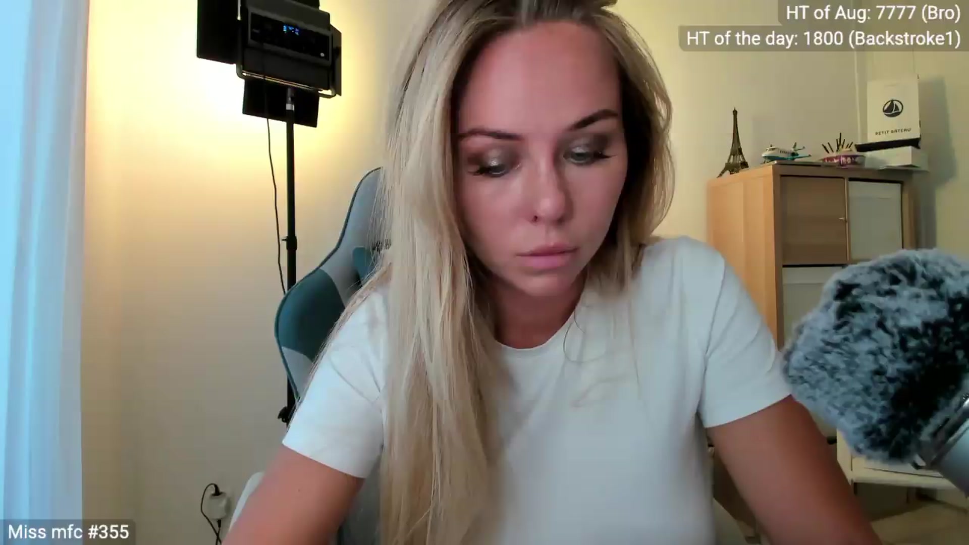 Gallery image thumbnail from Linda_0nline's myfreecams stream on, 08/20/2026, 17:31 image 14 of 20
