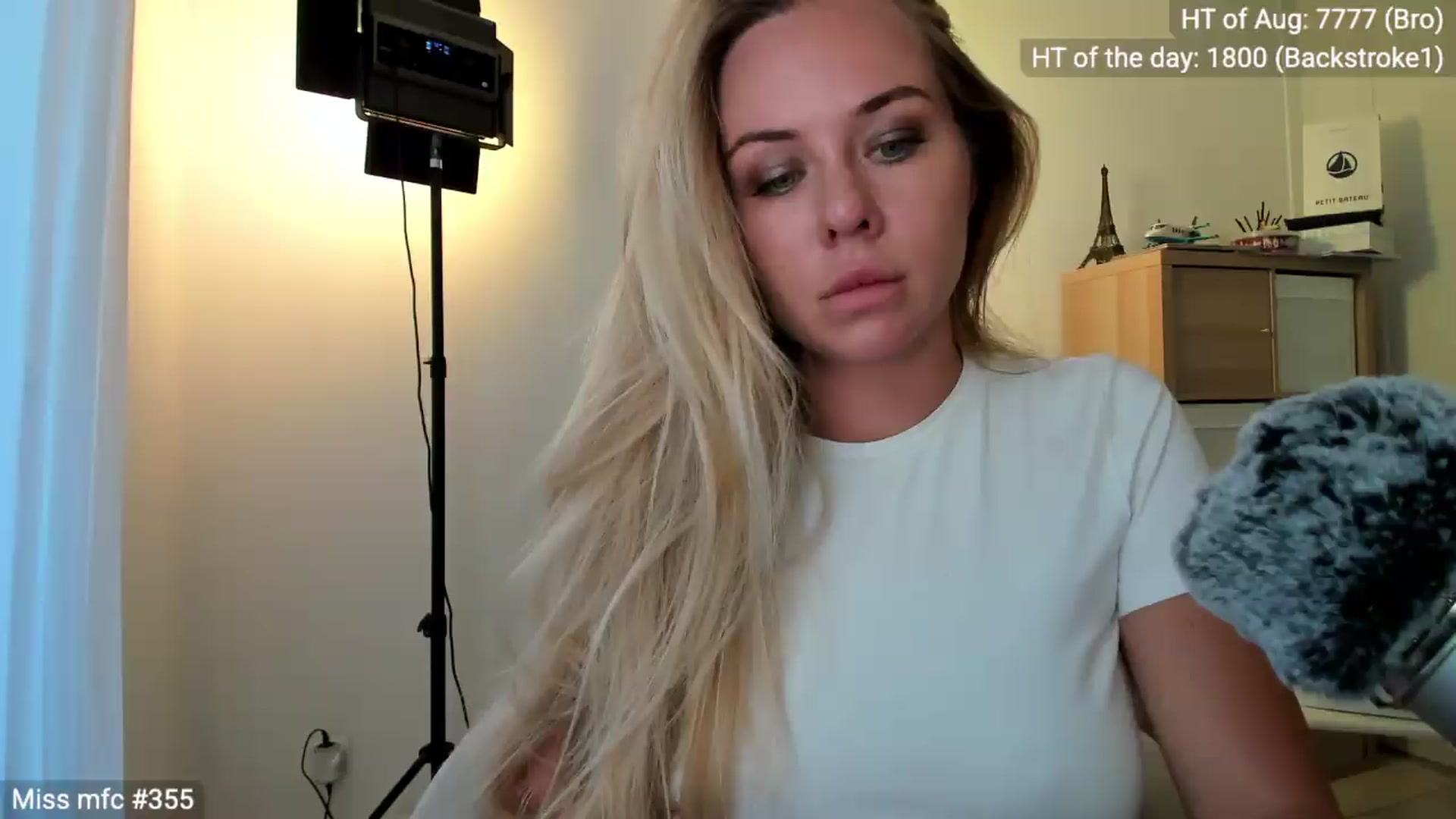 Gallery image thumbnail from Linda_0nline's myfreecams stream on, 08/20/2026, 17:31 image 17 of 20