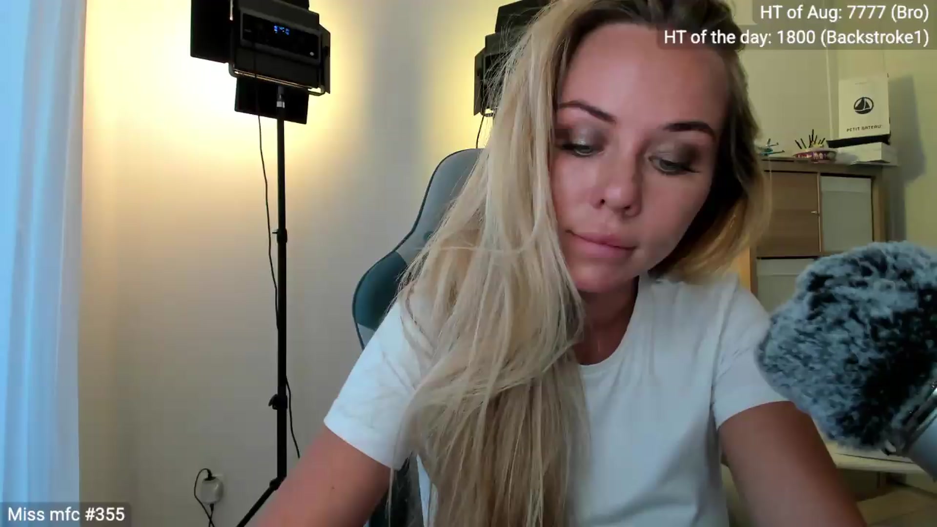 Gallery image thumbnail from Linda_0nline's myfreecams stream on, 08/20/2026, 17:31 image 20 of 20